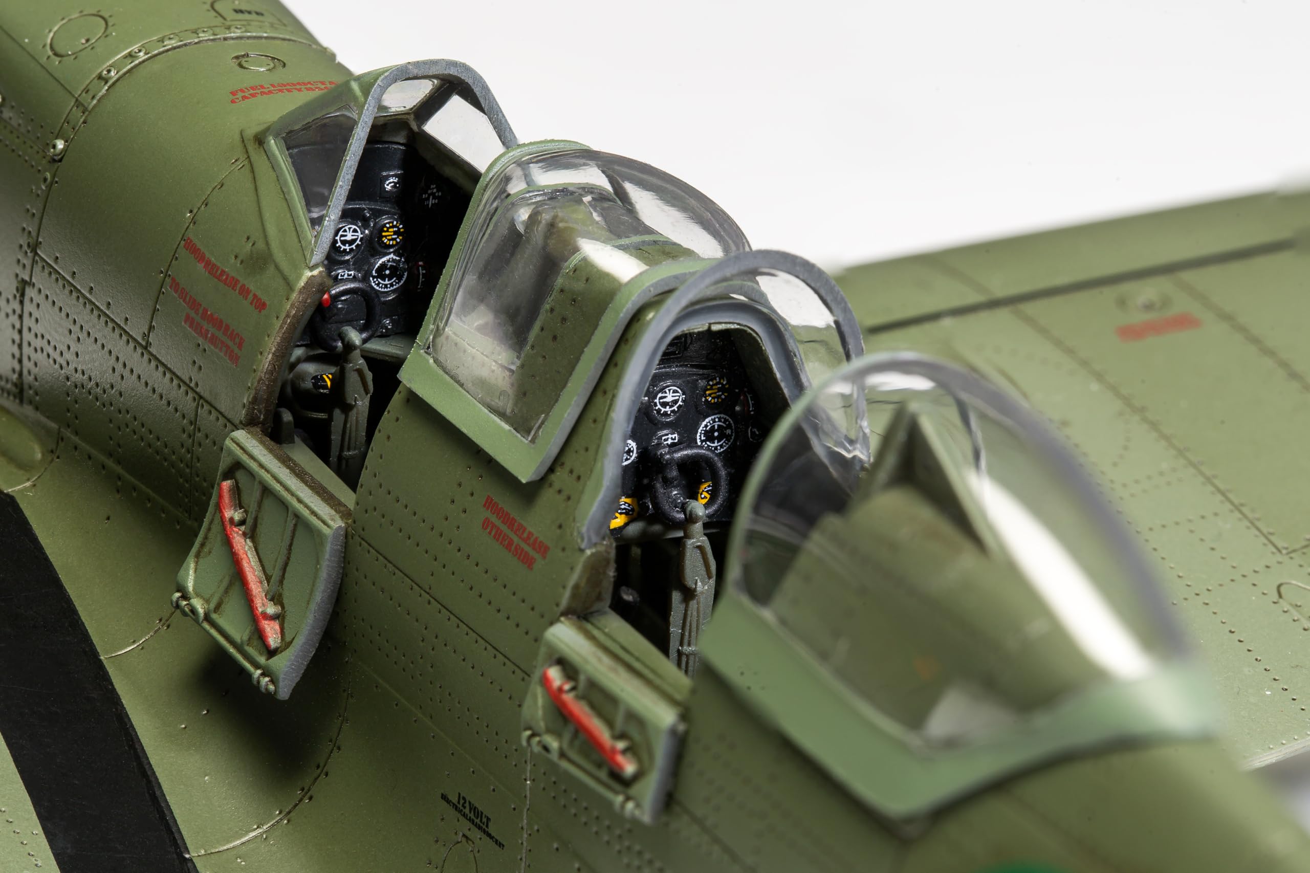 Airfix - 1/48 Supermarine Spitfire Tr.9 - Plastik-Modellbau - Maßstab: 1:48
