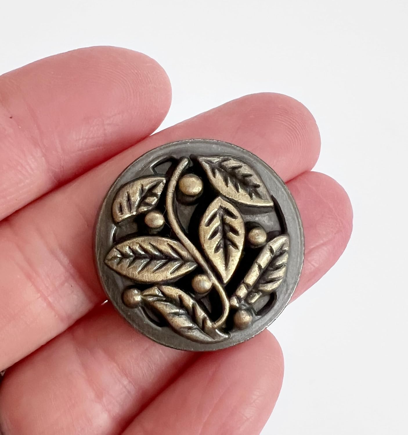 PEPPERLONELY 10PC 25mm Antiqued Bronze Leaves Vines Metal Buttons for Clothing, Jeans, Crafts, Pants, Blazer, Sewing, Jacket (Antiqued Bronze, 25mm)