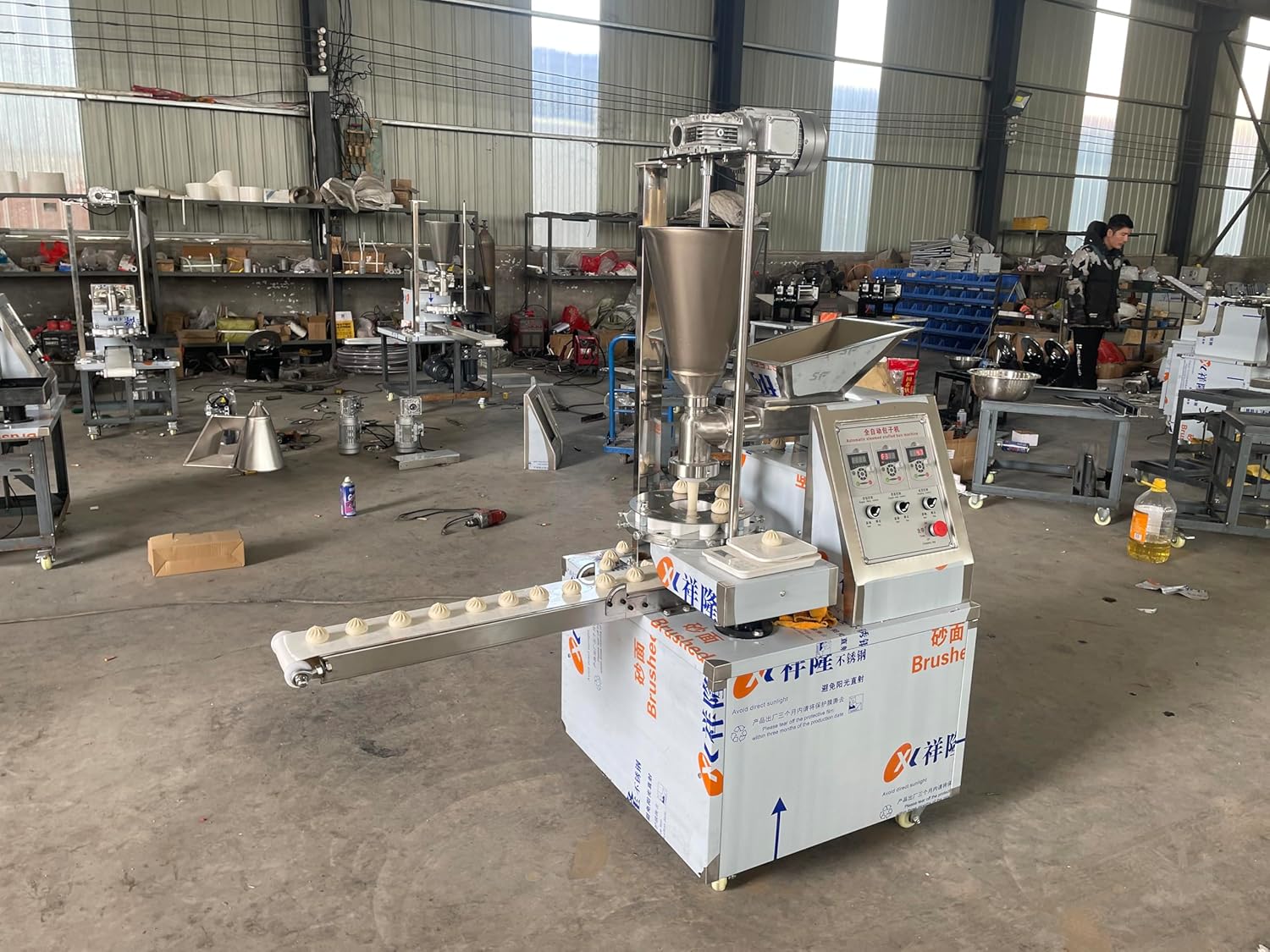 Commercial Automatic Steamed Stuffed Bun Machine with 5 molds,Baozi Making Machine,Bun 0.88oz-5.29oz(25g-150g),Capacity:500 to 3000Pcs/Hour,Skin Thickness Adjustable,Filling Adjustable,110V