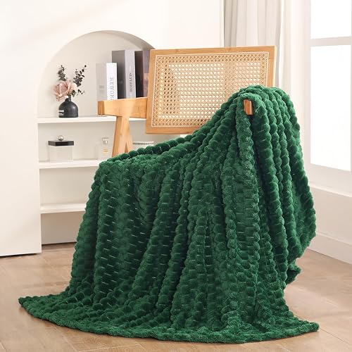 Dark Hunter Green Throw Blanket 50"×60" inches Fuzzy 3D Jacquard Decorative Flannel Fleece Super Soft Plush Cozy Blanket for Couch Sofa Chair Lightweight - 50"×60” - Dark Green