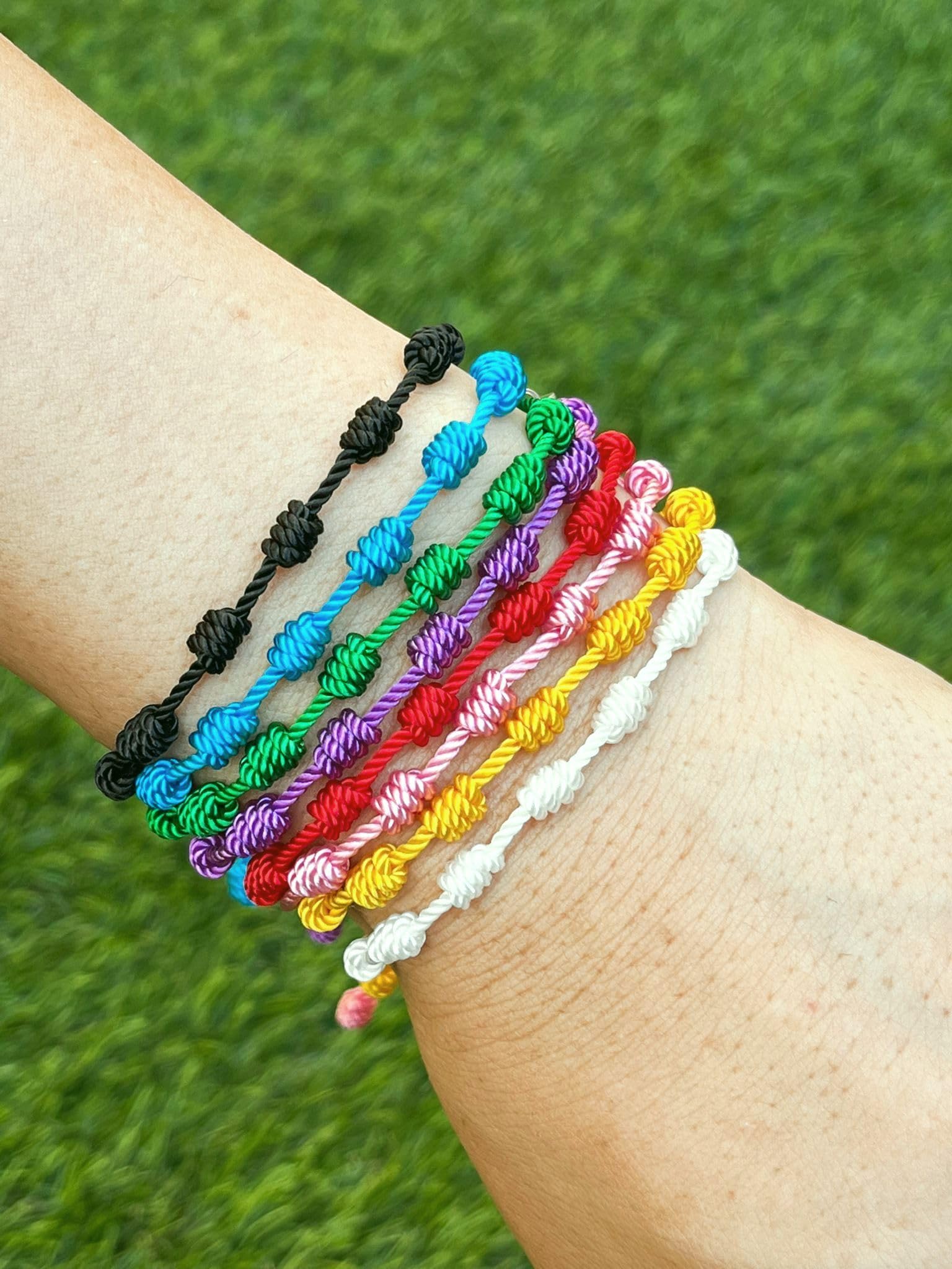 Pulsera siete nudos roja original - Contra el mal de ojo - Hilo rojo protección energía negativa - Amuleto para la buena suerte - Prosperidad familia amigos parejas (8 colores)