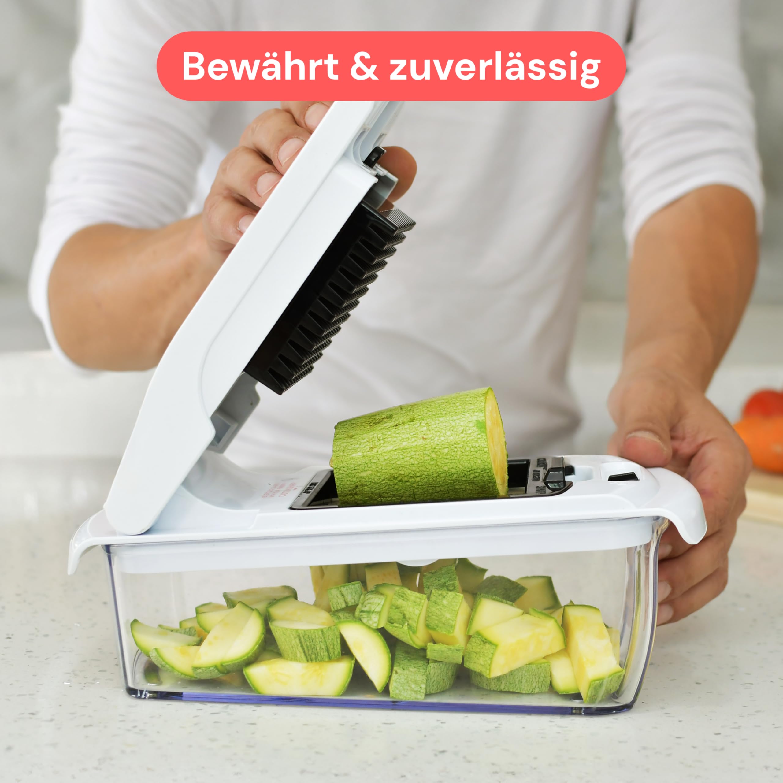 Fullstar Gemüseschneider und Spiralschneider - Zwiebelschneider Zerkleinerer - Gemüse Schneider Würfelschneider für Kartoffeln Gurken Früchte - Küchenzubehör und Küchengeräte (PRO 4-in-1, Weiß)