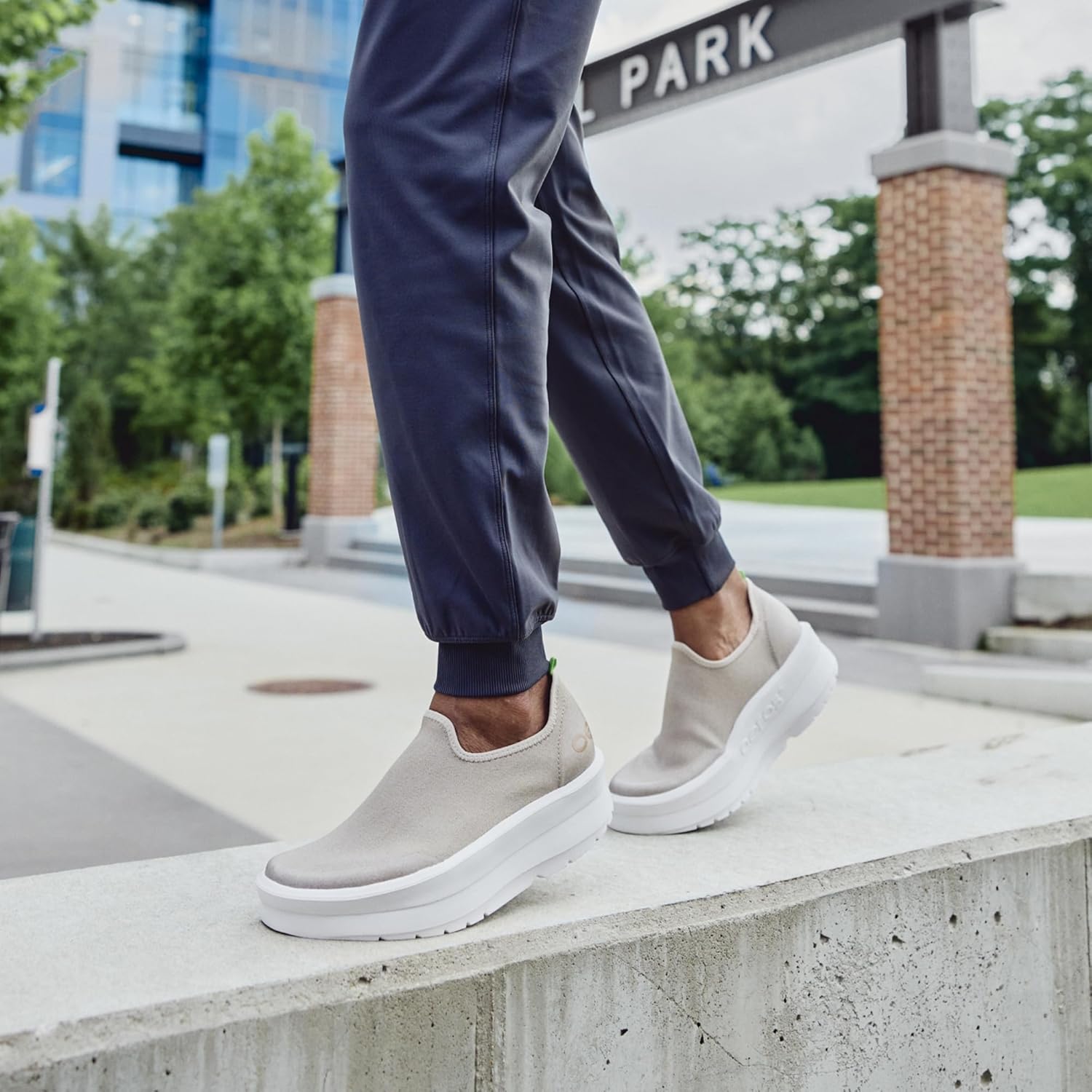 OOFOS OOmega eeZee Low Recovery Shoe - Women’s - Image 3