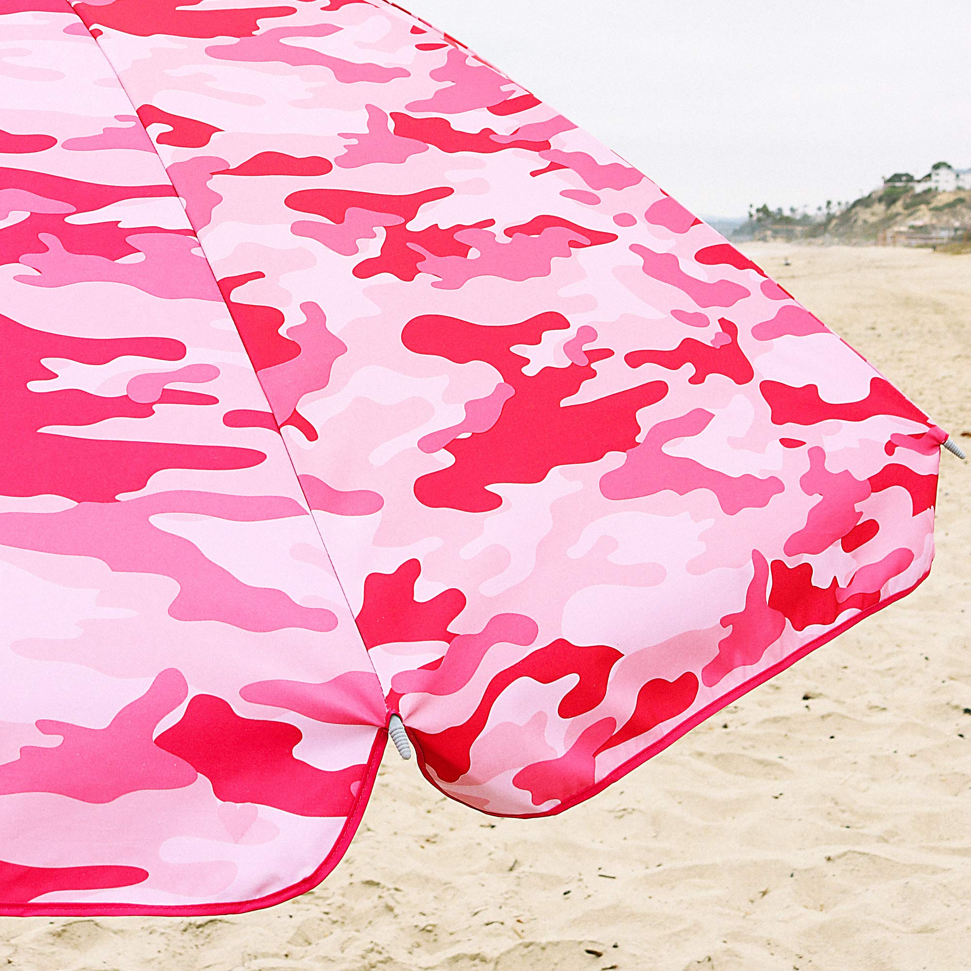 Beach and Grass Umbrella with Matching Travel Carrying Bag - Large 7 Feet 5 Inches Tilting Telescopic Aluminum Pole - Twist Sand/Grass Anchor - Wind Air Vent - Fiberglass Ribs (Camouflage Pink)