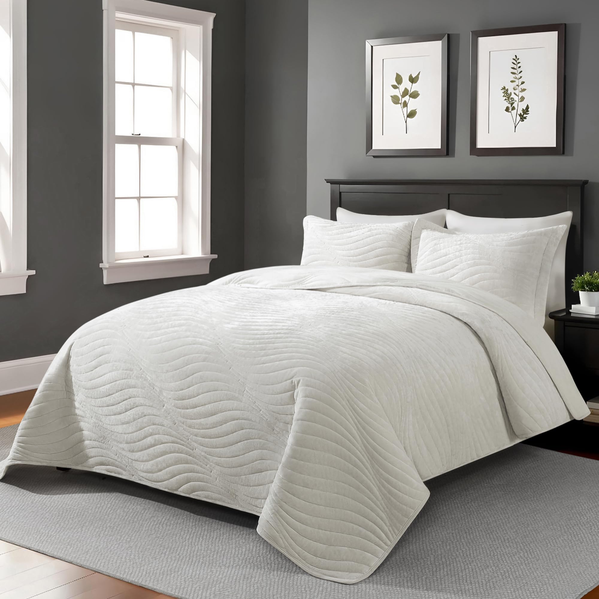 Travan Luxury Velvet Quilt Set King Size, Ultra Soft Velvet Bedding Sets, Lightweight Quilted King Quilt Bedding Set, Oversized Bedspread Coverlet with 2 Shams for All Season, Cream White