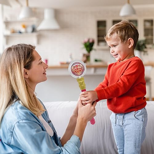 Miniatura 7 de ArtCreativity Varita giratoria iluminada para el día de San Valentín, varita de luz de 13 pulgadas para niños con 16 LED, luz giratoria y patrones