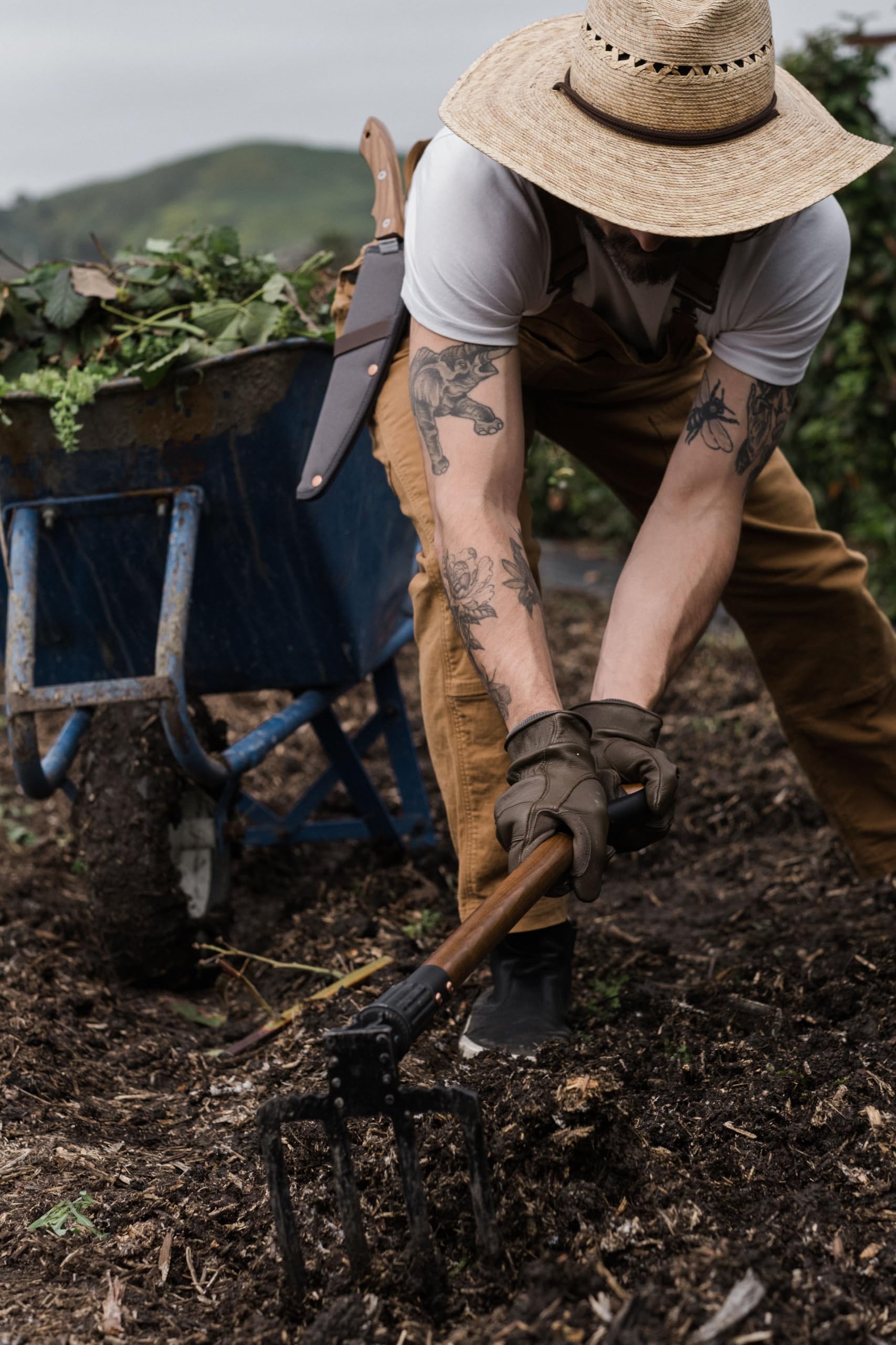 【新品】ベアボーンズ フォールディングスペイディングフォーク キャンプ 園芸工具 Amazon.com : Barebones Folding Spading Fork - Versatile Gardening