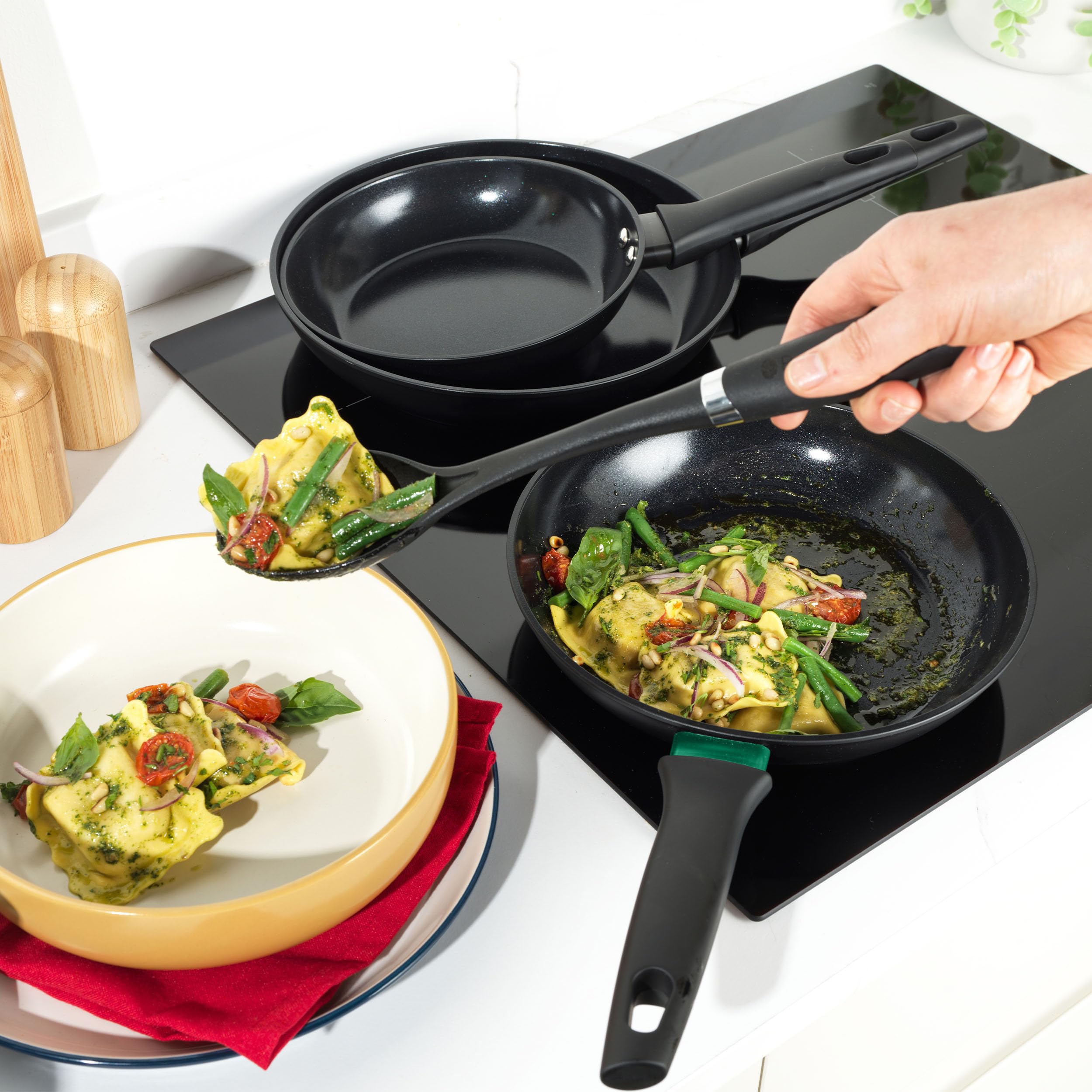 Russell Hobbs RH03253EU7 Verde Thermocollar 20 cm Frying Pan, Healthy Ceramic Non-Stick Coating, PFAS-Free - Image 4