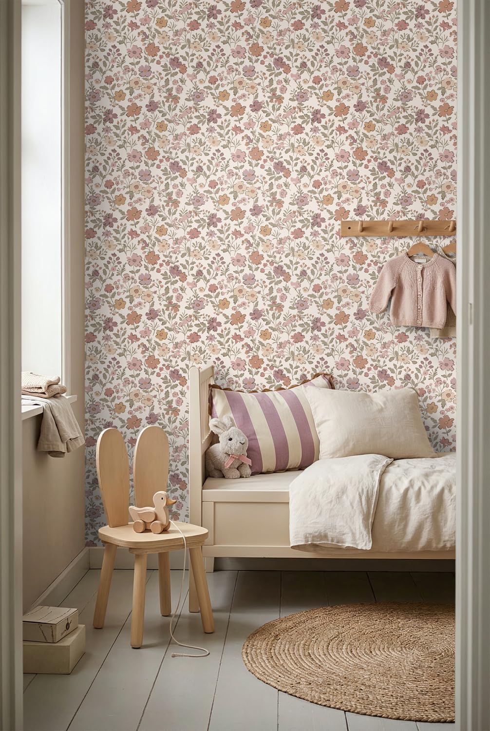 papier peint fleurs mauve violet, vert grisé et terracotta 53 cm x 10.05 m - ESTAhome