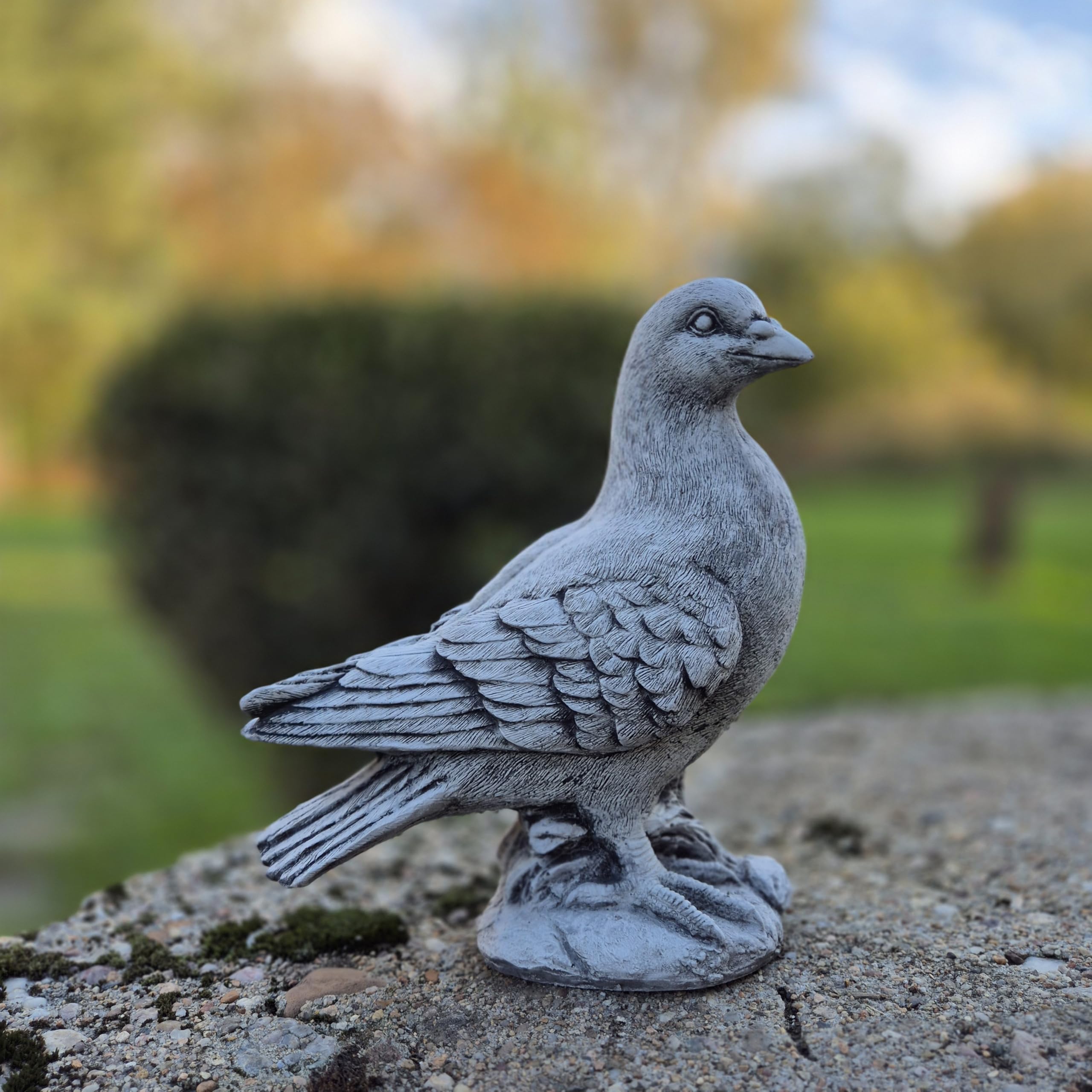 FABRIQ Handgefertigte Taubenfigur 24 cm – Schwarze wetterfeste Steinguss-Vogelskulptur – 3 kg – Handbemalt