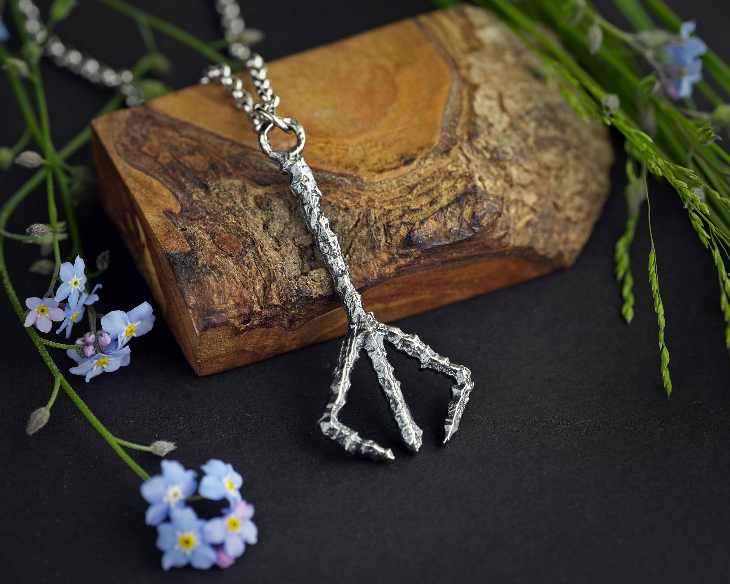 Baldur Jewelry Hunter Rune Kette mit Gothic-Fantasy-Anhänger