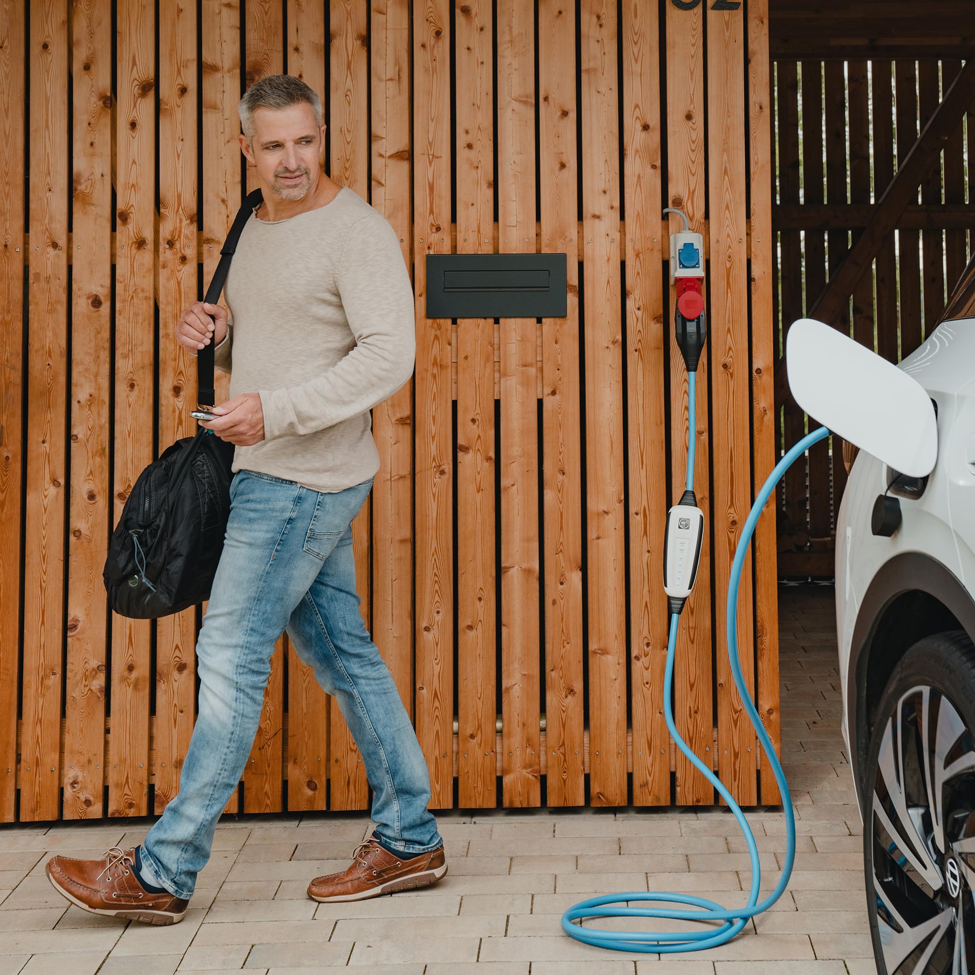 NRGkick 16A Light 5 m – Cargador portátil para Coche eléctrico con Cable de Carga AC, hasta 11 kW, Resistente al Agua IP66, Carga Segura y rápida