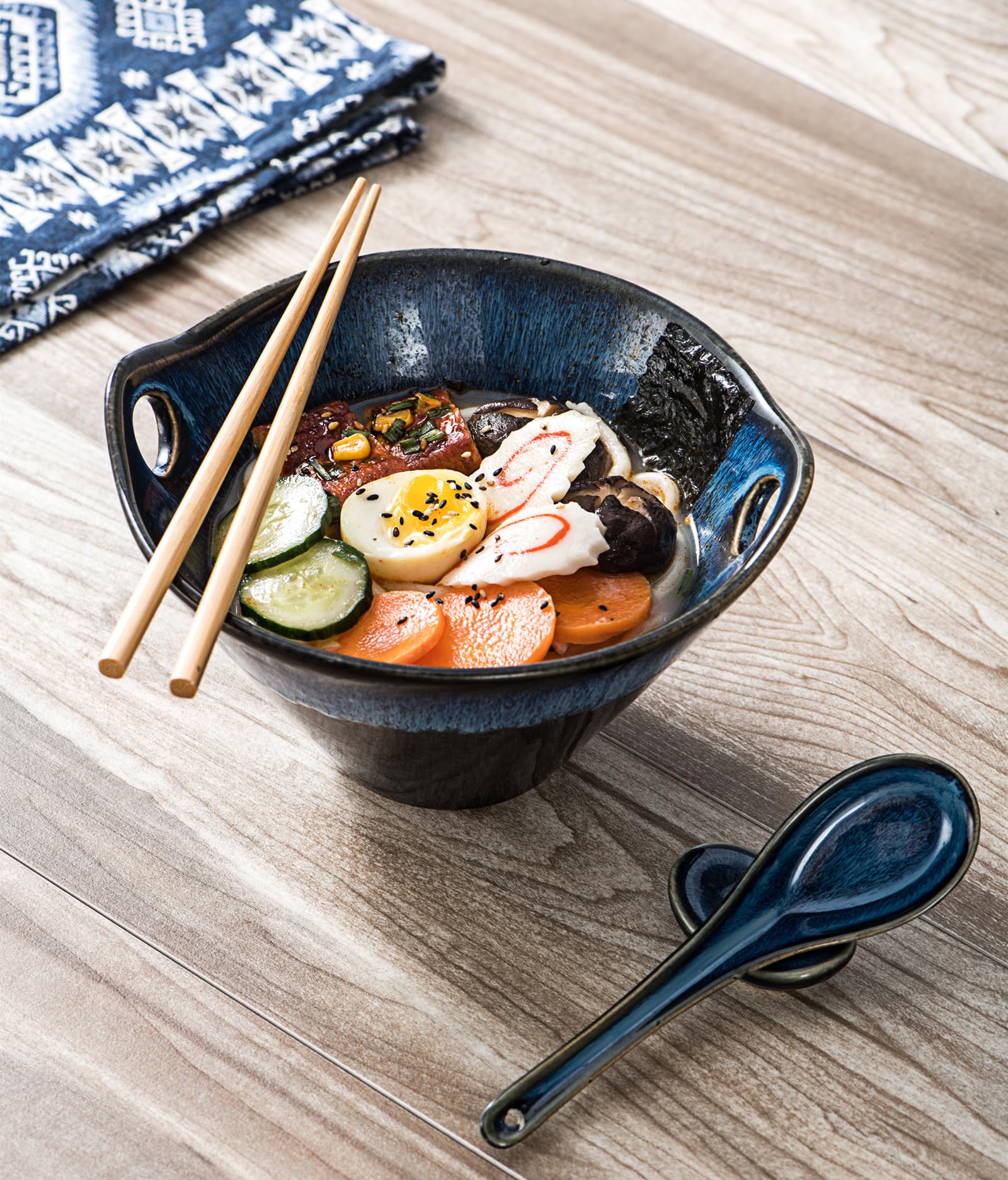 Henten Home Miski do zupy, japońska miska do ramenu, 2 x 900 ml, porcelanowe miski z łyżką, pałeczki, Asiatique Ramen, zestaw 2 misek do makaronu azjatyckiego Udon Soba Pho, niebieskie, 850 ml
