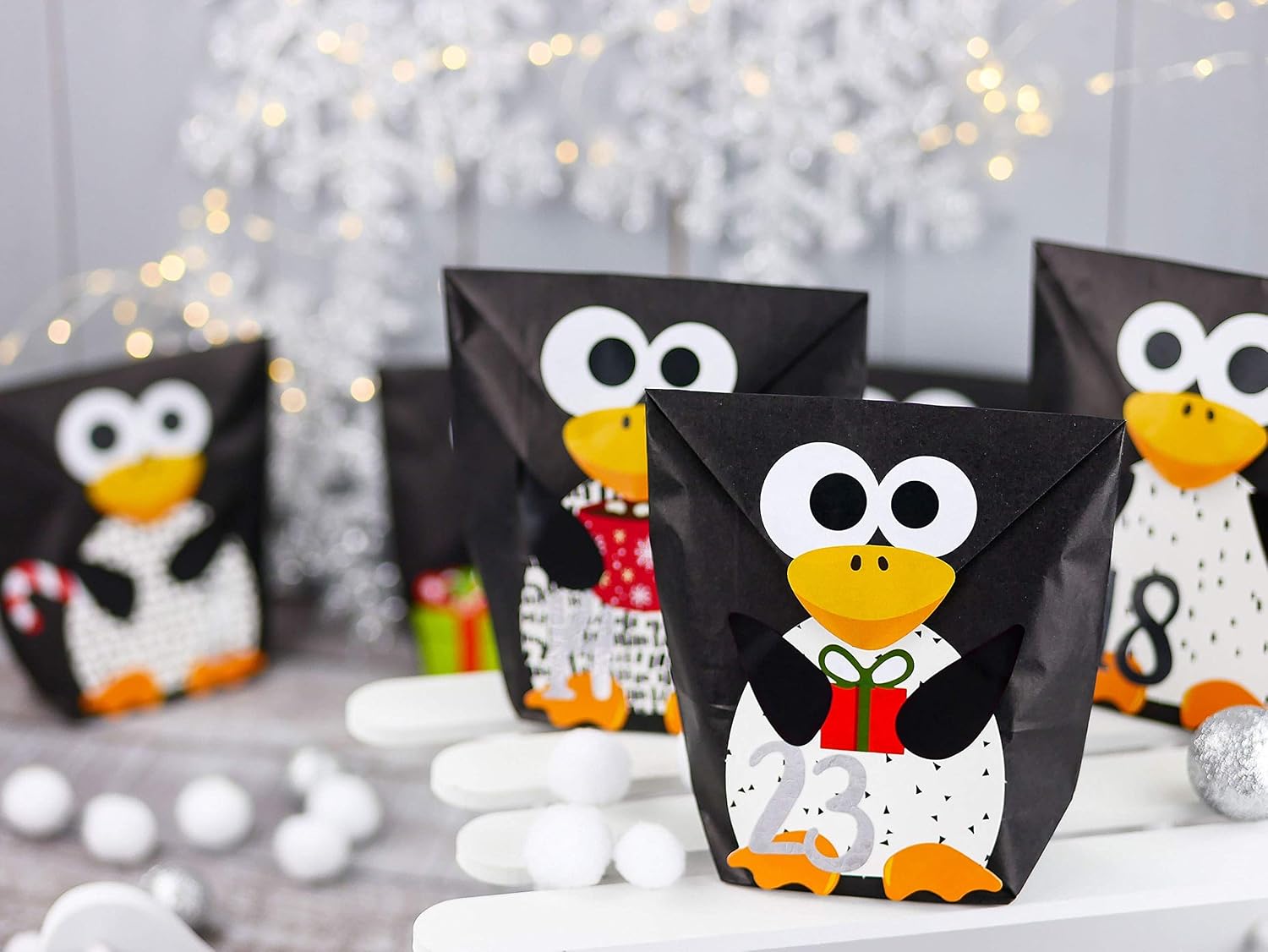 Papierdrachen DIY advent calendar to fill, pre-cut penguins, with 24 black paper bags to fill and make yourself - Image 5
