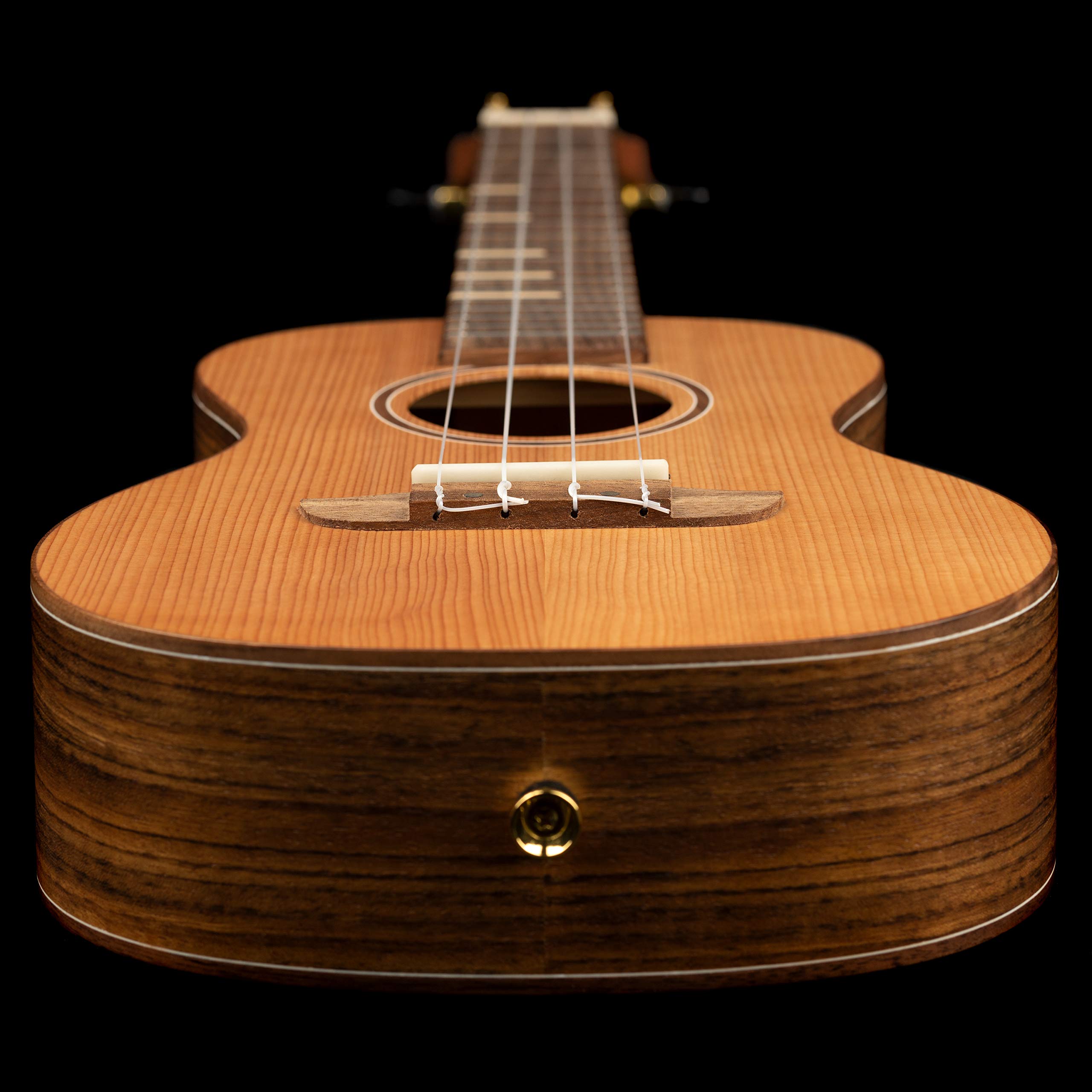 Ortega Guitars Konzert Ukulele Akustisch – Timber Series – Inklusive Gigbag – Zeder, Walnuss, Natur (RUTI-CC)