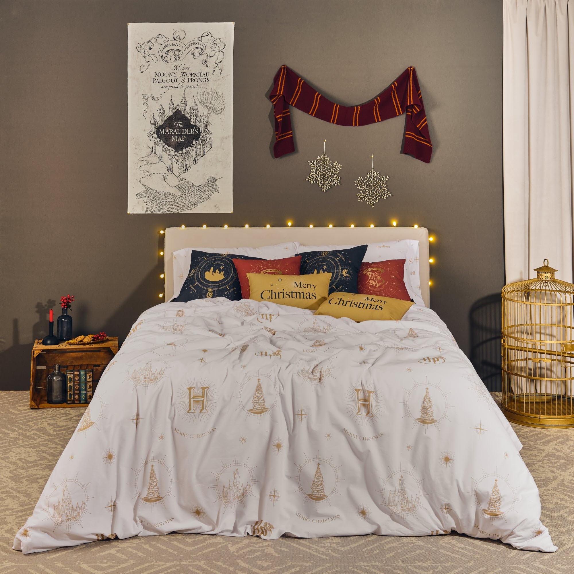 BELUM | Harry Potter Duvet Cover with Buttons, 50% Cotton - 50% Polyester, Hogwarts Gold Christmas 105 (180 x 220 cm)