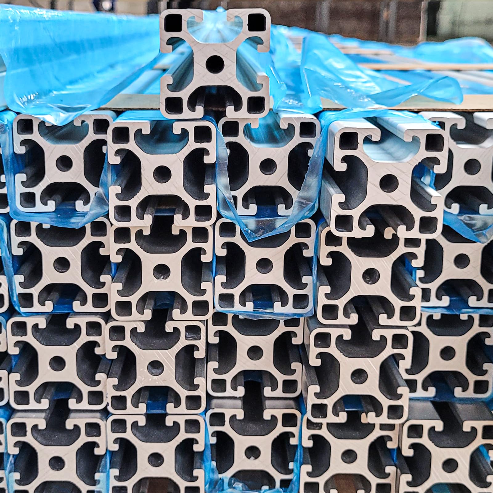 GAL - INDUSTRIAL Profil Konstrukcyjny Aluminium 40x40 mm | Rowek 8 mm | Długość 170 cm | Anodowany, Odporny na Korozję | Profil Aluminiowy do prodjektów DIY i Przemysłu | Cięcie na Wymiar