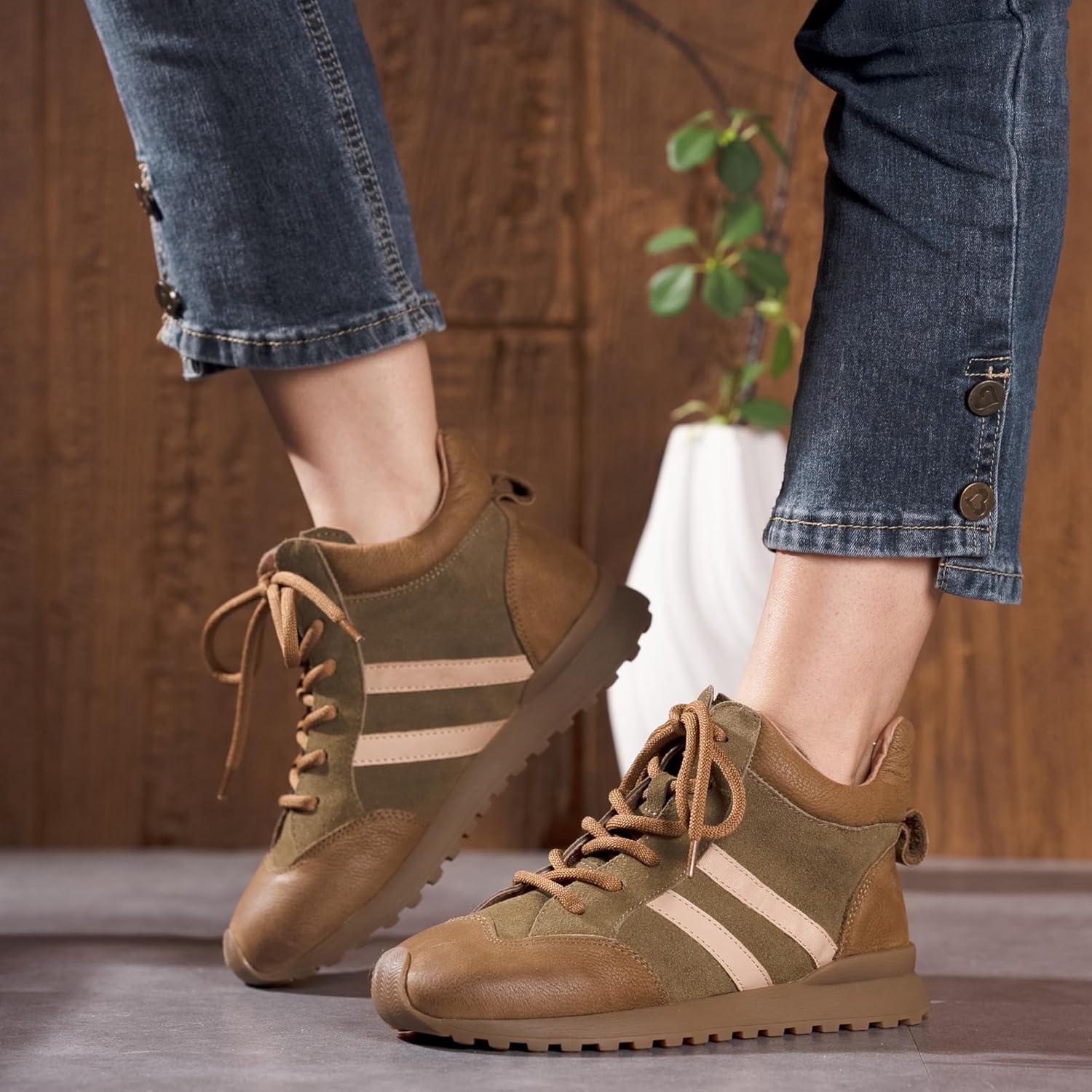 Women's Genuine Leather Fashion Sneakers, Retro Suede Patchwork Casual Walking Shoes, Comfortable Lightweight Low-Top Dress Sneakers for Women, Stylish Non-Slip Everyday Travel Shoes - Image 2