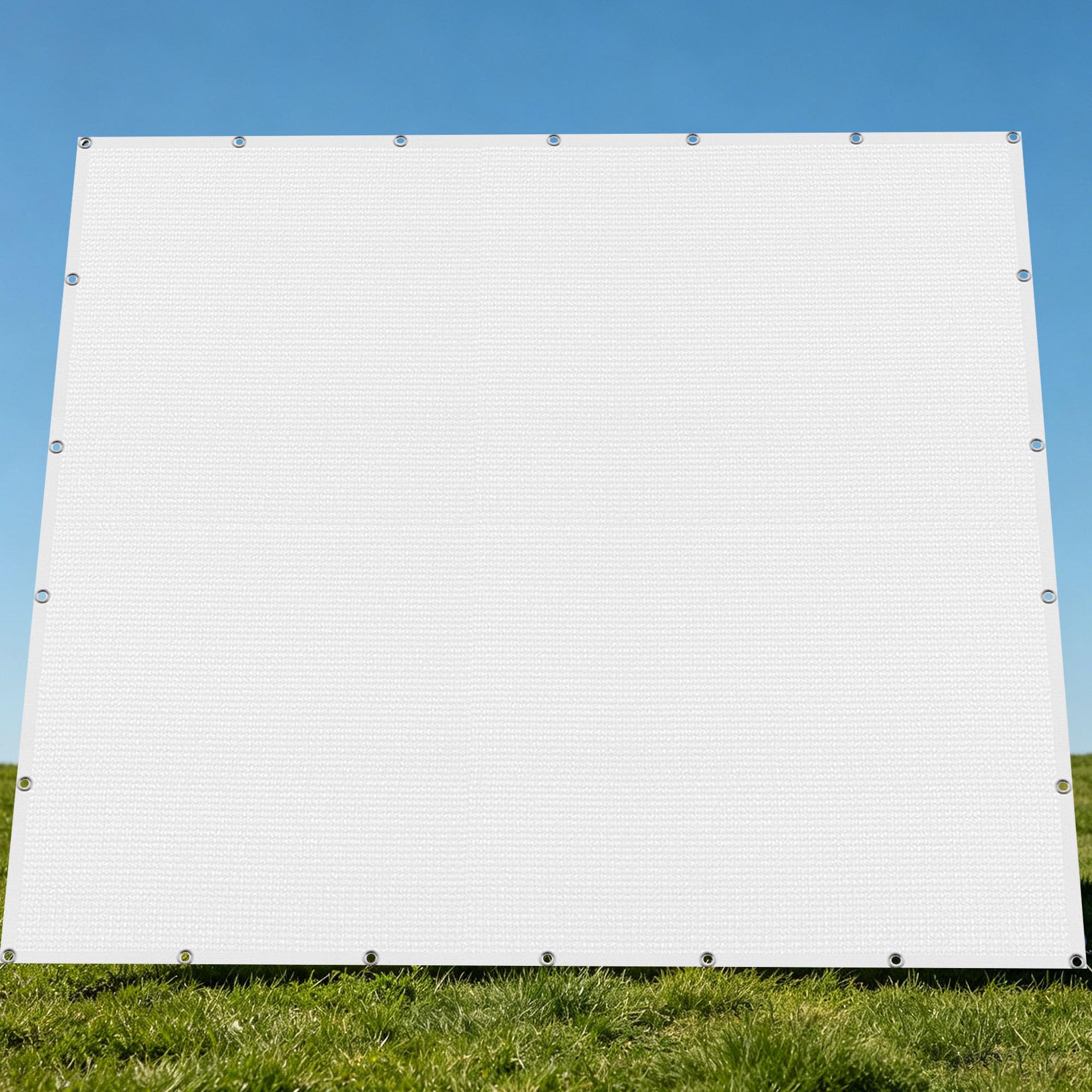 Toile ombrage extérieur pour terrasse blanche créant un coin frais au jardin