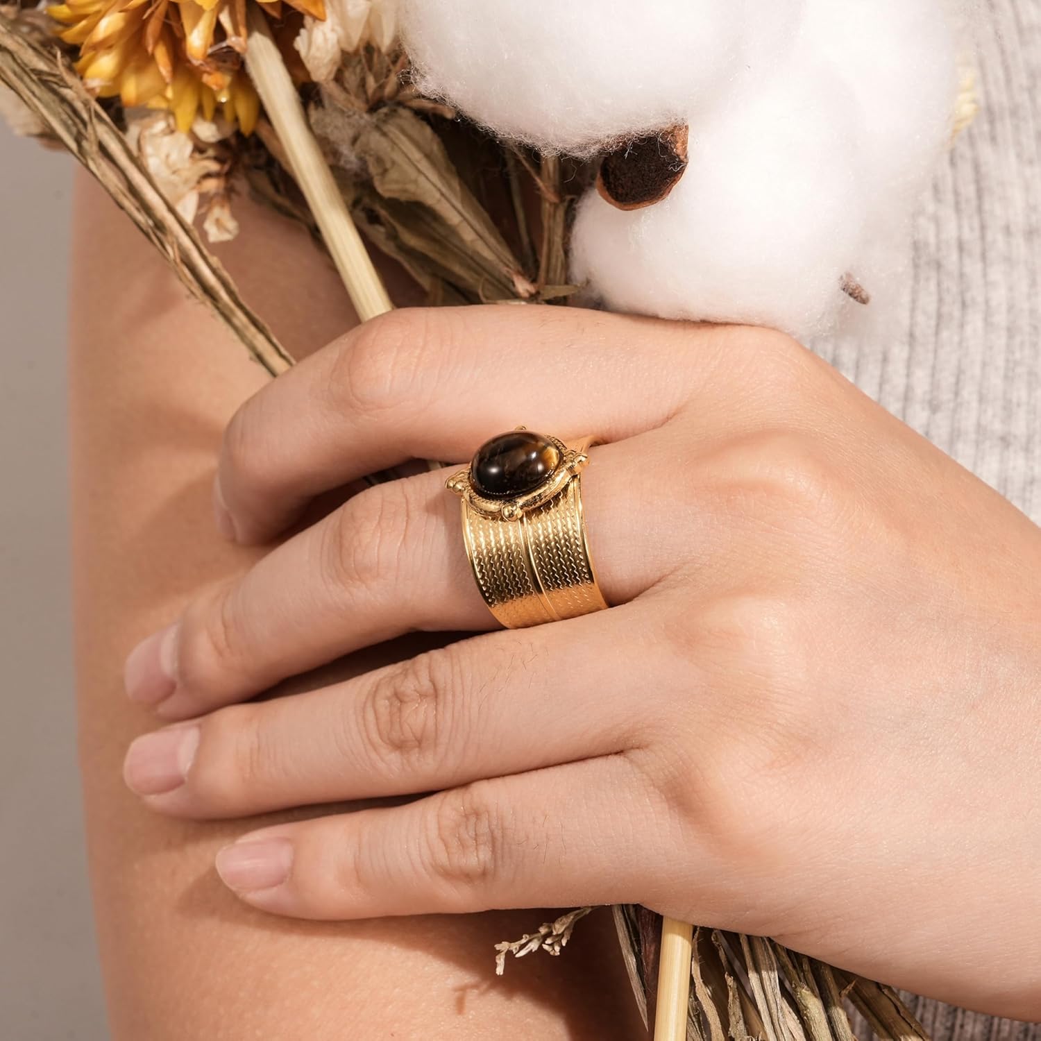 Western Captivating Tiger's Eye Stone Ring,Solitaire 8 * 10mm Oval Cut Gemstone 18K Gold Plated Stack 13mm Wide Ribbed Texture Band Statement Ring for Women - Image 5