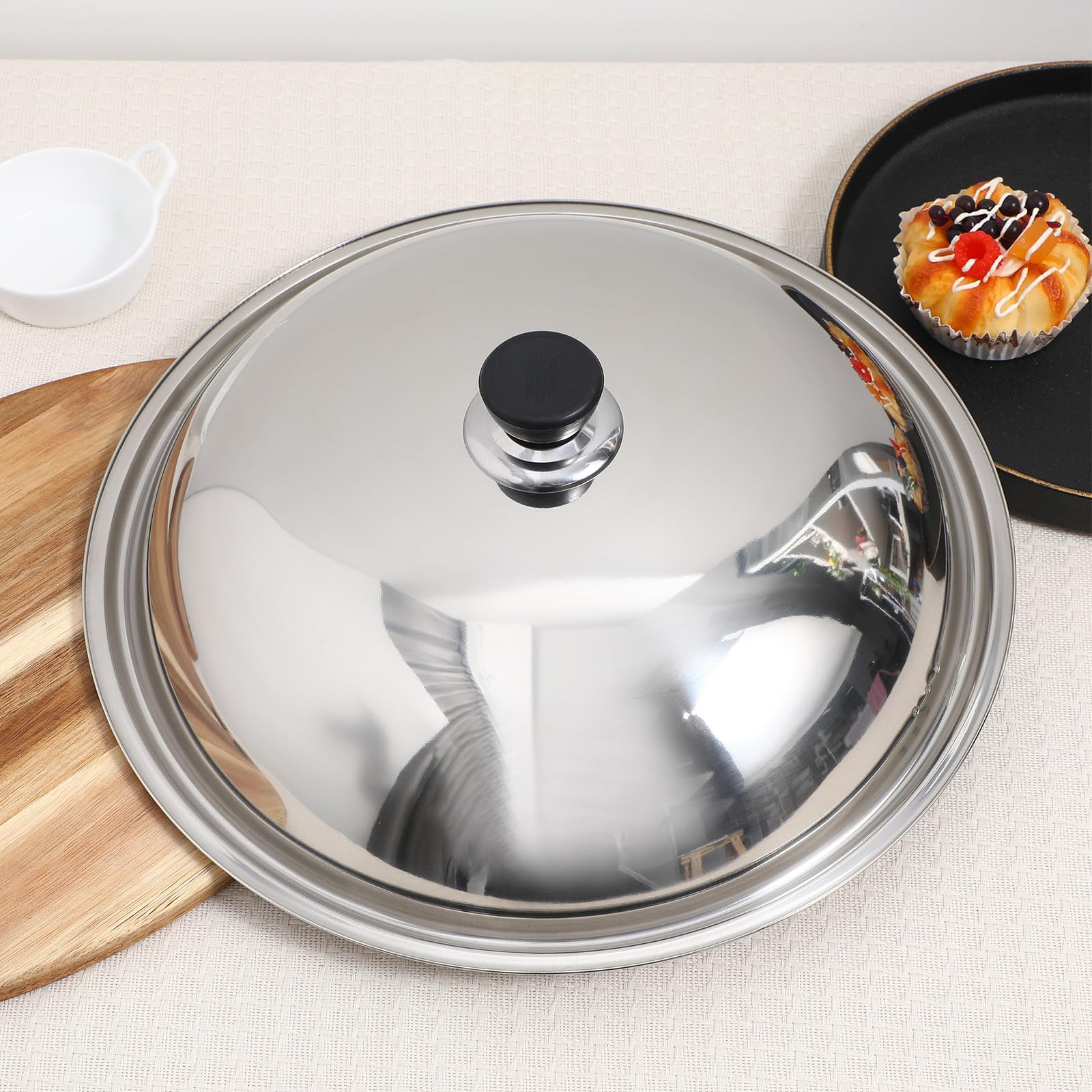 Edelstahl Topfdeckel mit Anti Verbrühschutz und Dampfsperre 36cm Spritzschutz für Wok und Kochtopf Elegante Glatte Oberfläche für Einfache Handhabung Zufälliger Stil