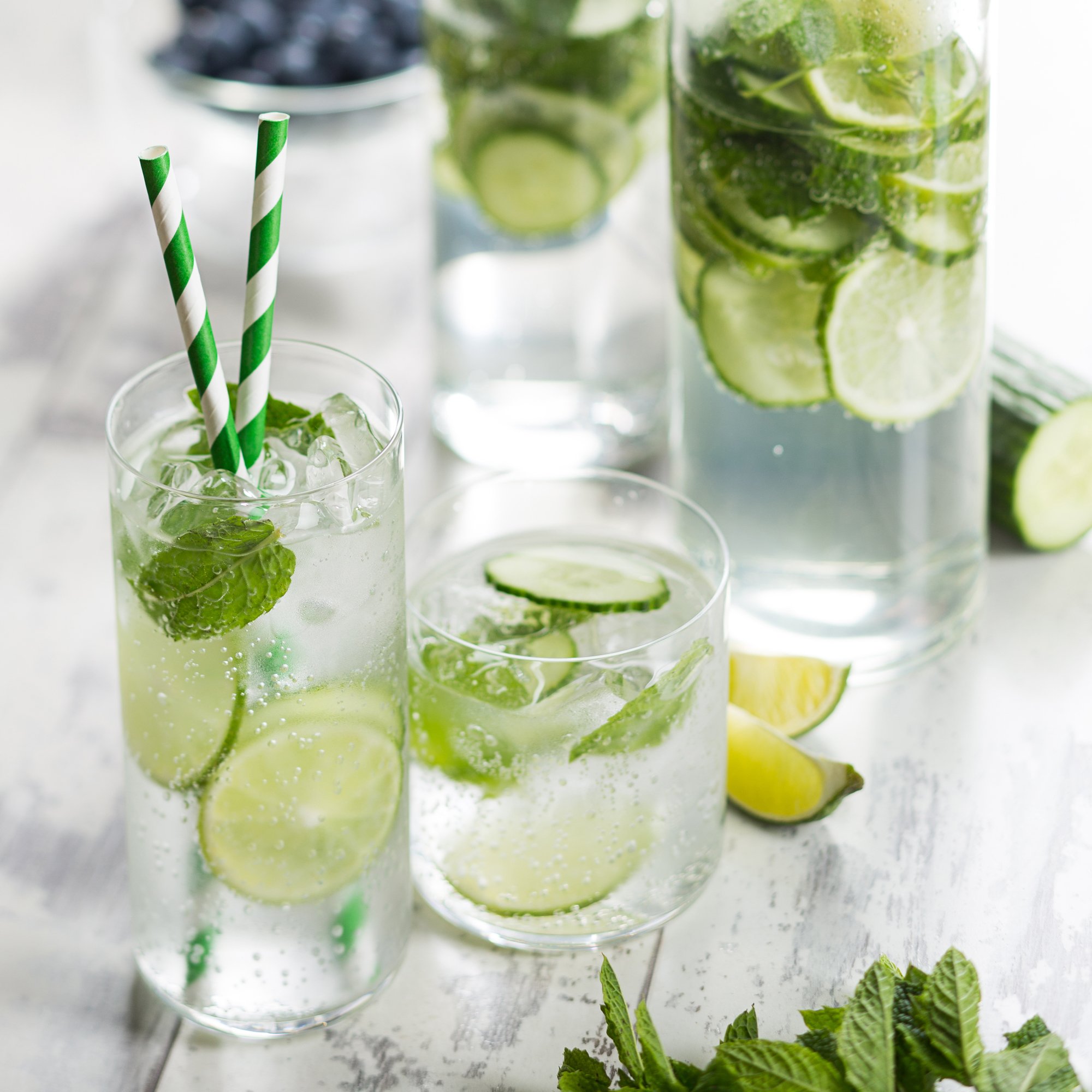 Biodegradable Paper Straws Green and White - Pack of 250 - Eco Friendly Straws, Drinking Straws