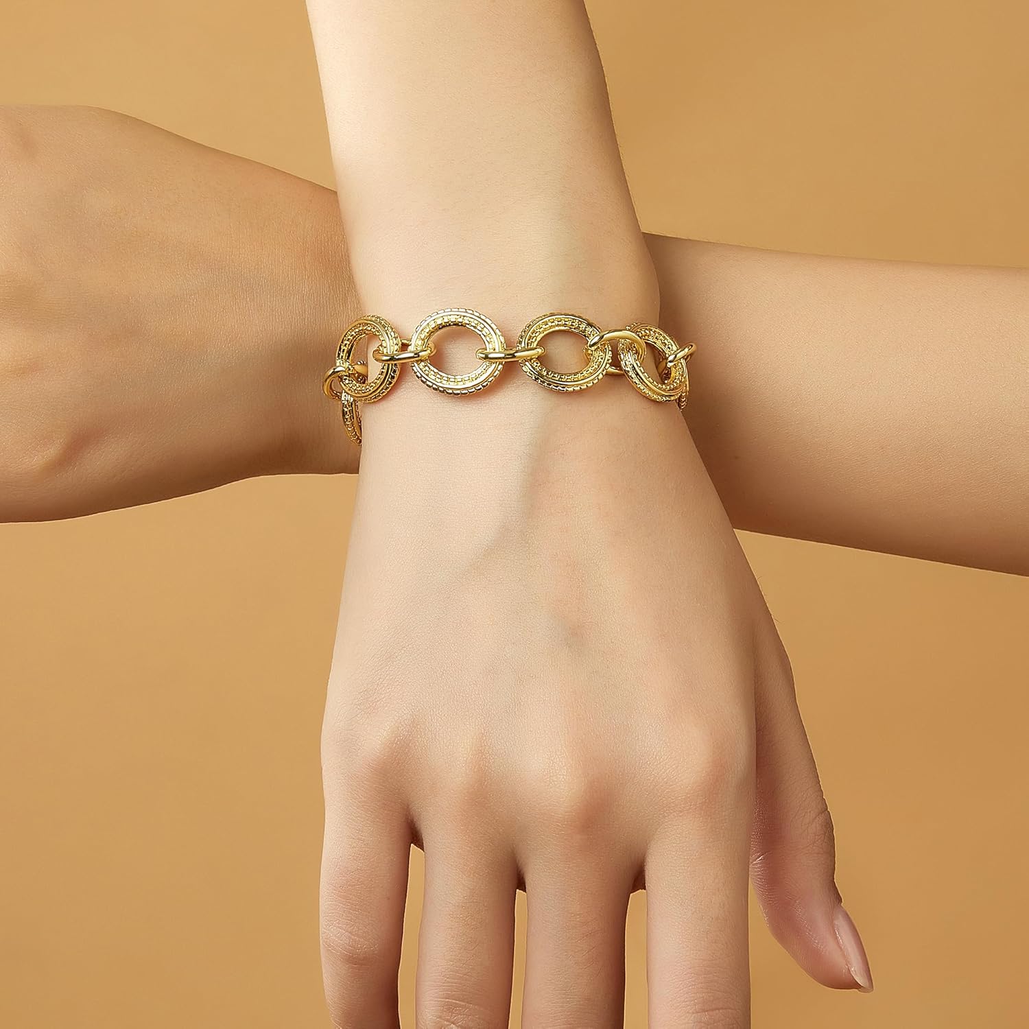 Mytys Chunky Chain Link Bracelet Two-Tone Mixed Metal Textured Toggle Clasp Statement Bangle Bracelet Jewelry for Women Fashion - Image 7