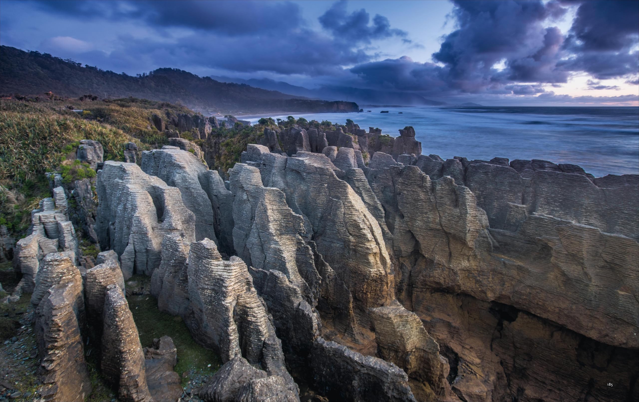 Der große NATIONAL GEOGRAPHIC Bildband Neuseeland für die perfekte Neuseeland-Reise: Im Land der weißen Wolke. Mit Hintergründen zu Land, Leuten und Kultur.
