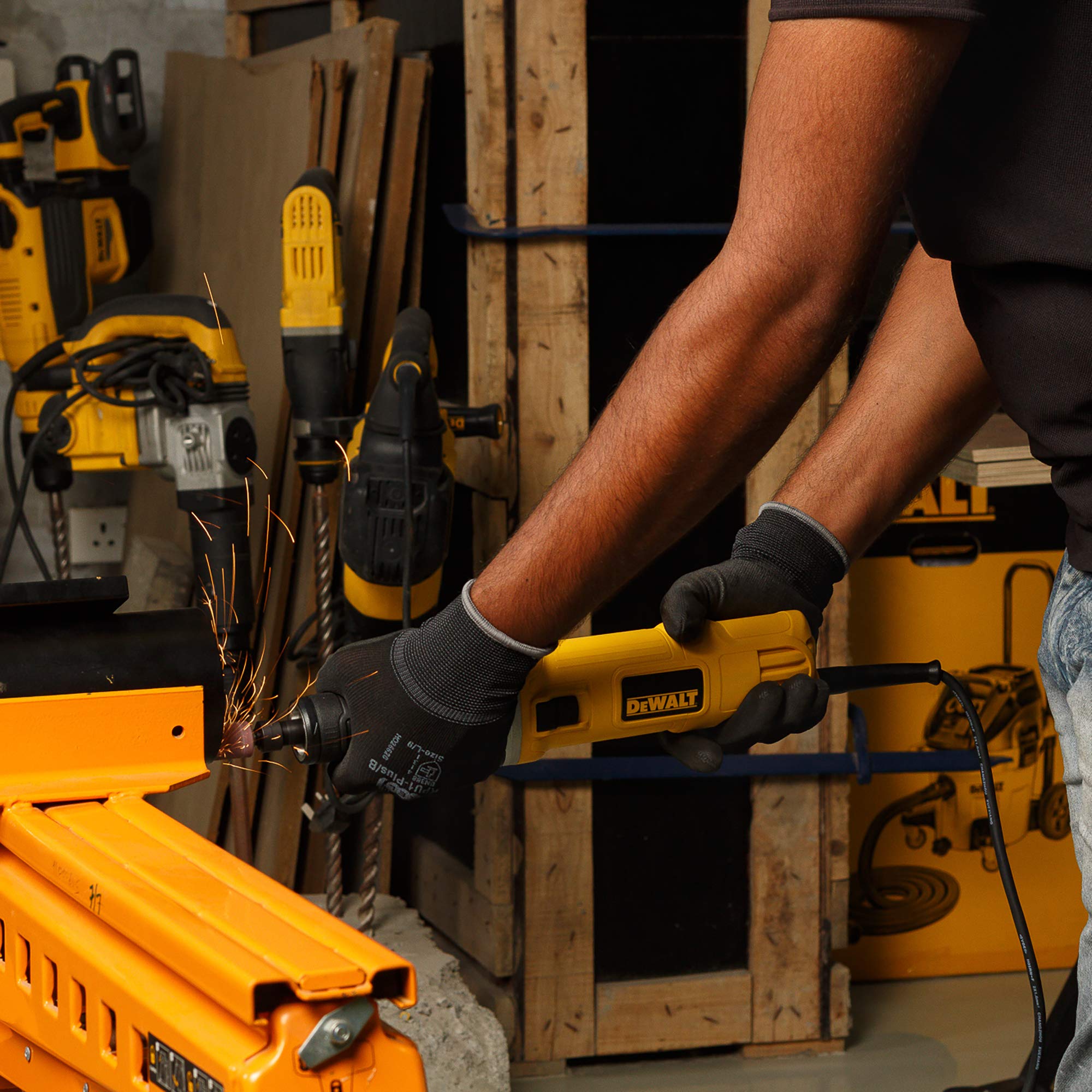 DEWALT Smerigliatrice Angolare 230 mm 450 W DWE4884-QS