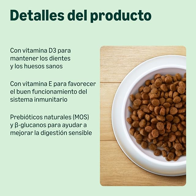 Foto 2 de 8 de by Amazon Alimento seco completo para gatos adultos con salmón y arroz