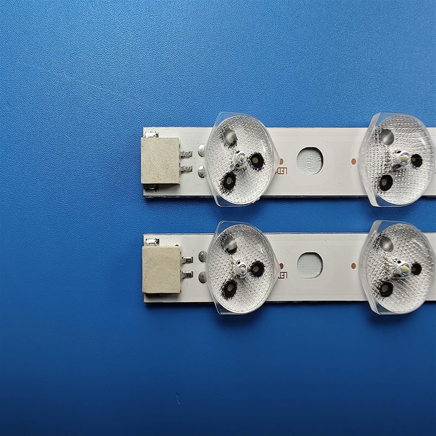 鈴木三成 作 青磁貫入徳利 在銘 鈴木三成 | 静岡陶芸美術館