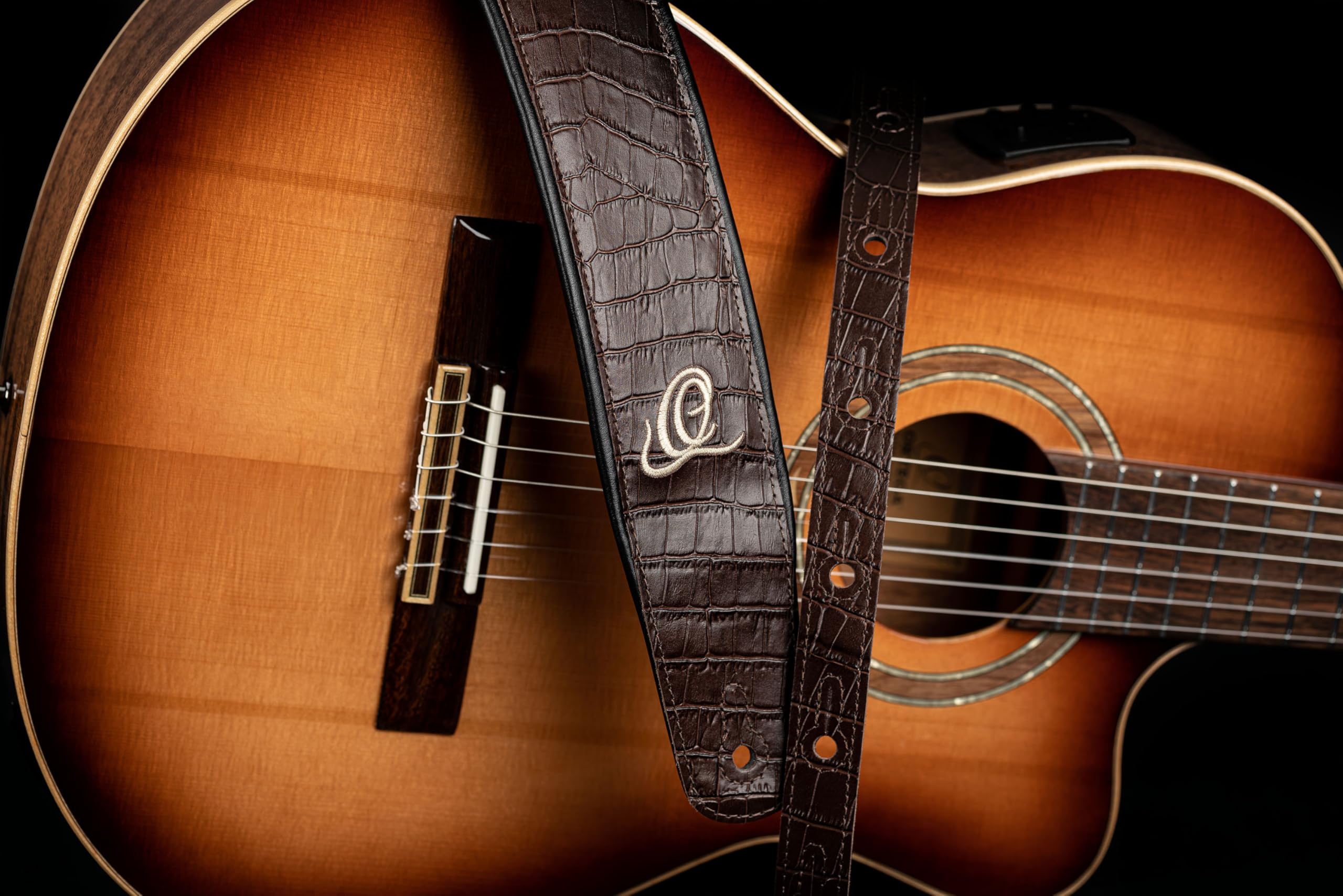 Ortega Guitars Gitarrengurt Länge Verstellbar - Akustik Gitarre / Bass, E-Gitarre, E-Bass - Custom Series - Echtleder, Dark Brown Lizzy (OSCU-3)