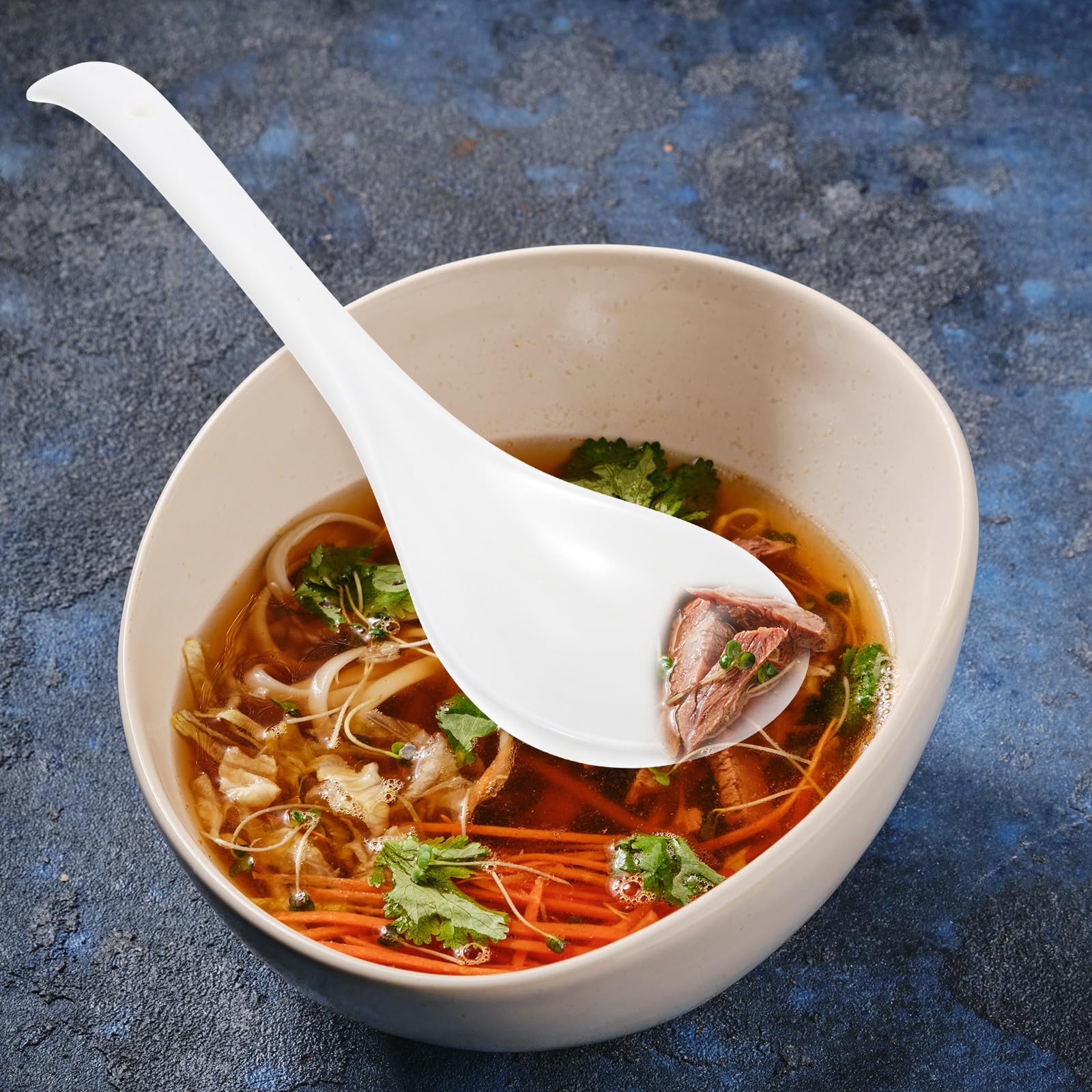 Uonlytech Lot de 6 Cuillères à Soupe en Céramique Blanche Légères et Résistantes, Design Simple et Élégant Cuisine Maison et Service de Table