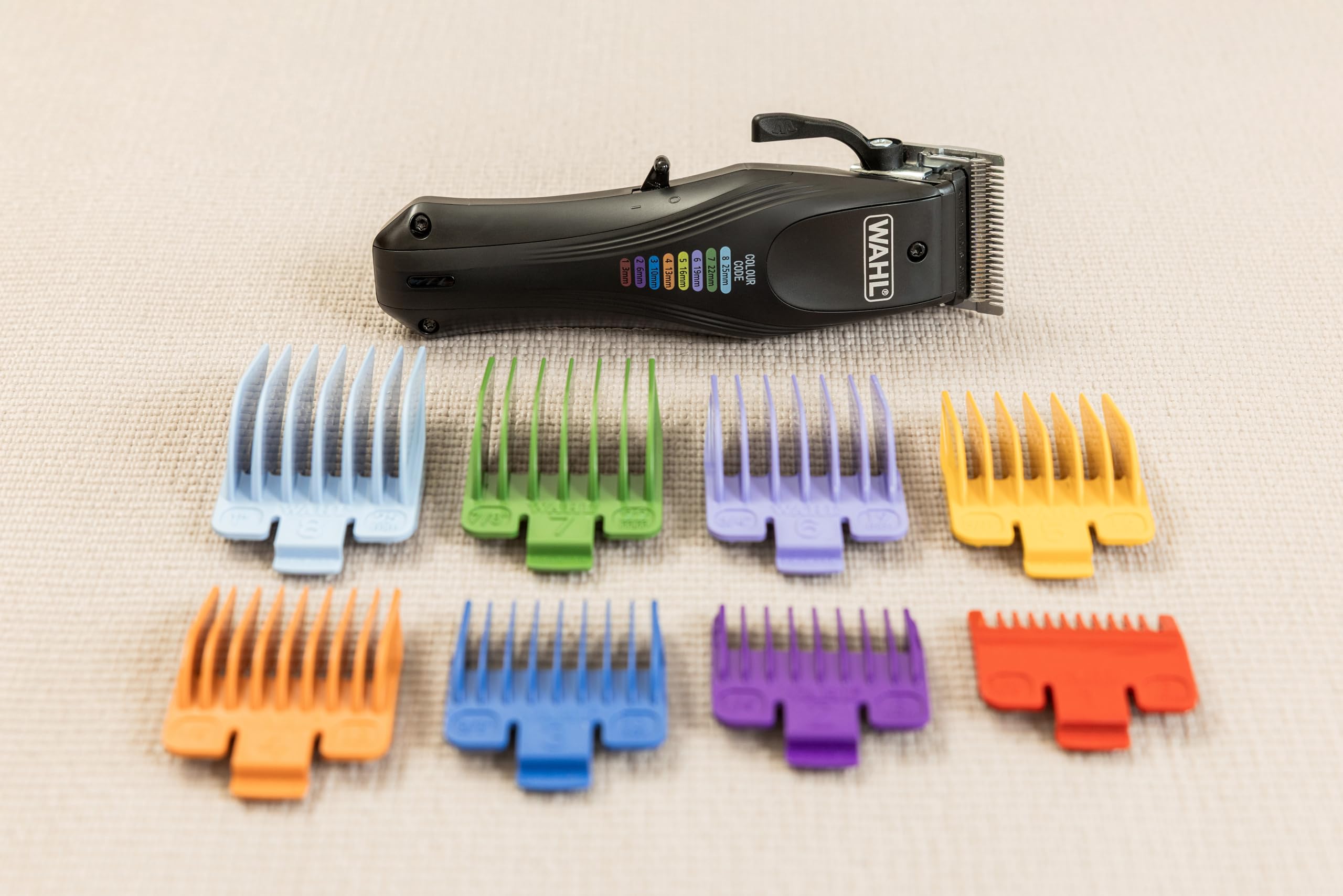 WAHL Colour Pro, cortapelo, Recargable para Mascotas, peines codificados, peluquería Canina Completa, bajo Nivel de Ruido, Cable/inalámbrico para Perros, Negro