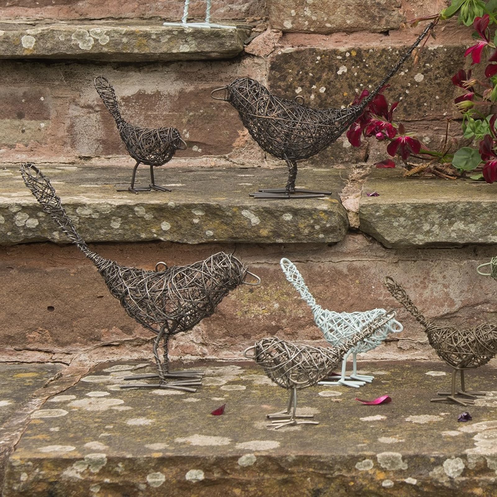 Crocus Collection 17cm Single Wire Bird Ornament for Garden Decoration Antique Pewter Outdoor Bird