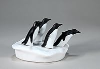 Vista 1 de Penguin Quartet Sculpture by John Perry on Ice Floe Statue 5in Long