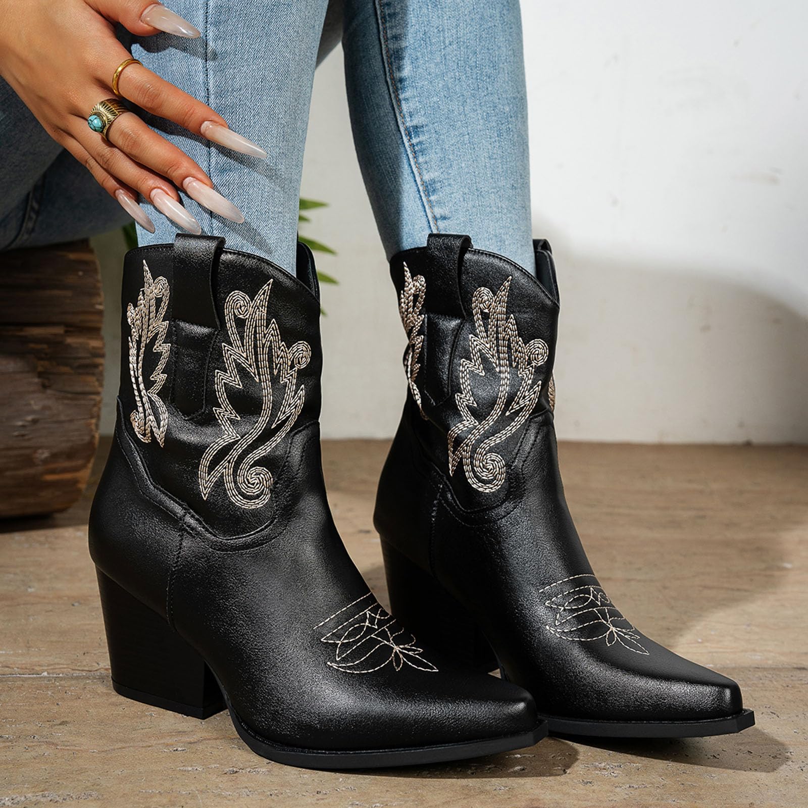 Botas de verano de vaquero para mujer, con tacón de bloque, punta puntiaguda, diseño retro bordado, cremallera lateral y caña media