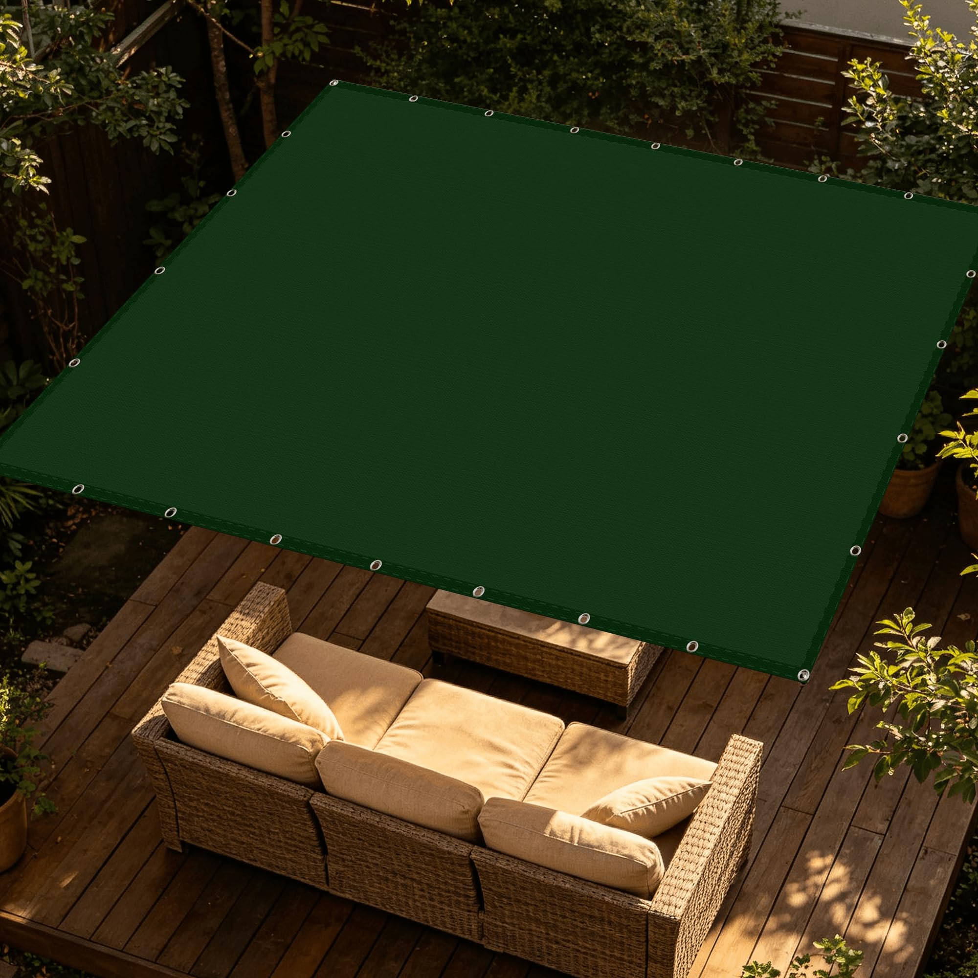 Voile d'ombrage 500x500 cm pour créer un coin de fraîcheur sur votre terrasse