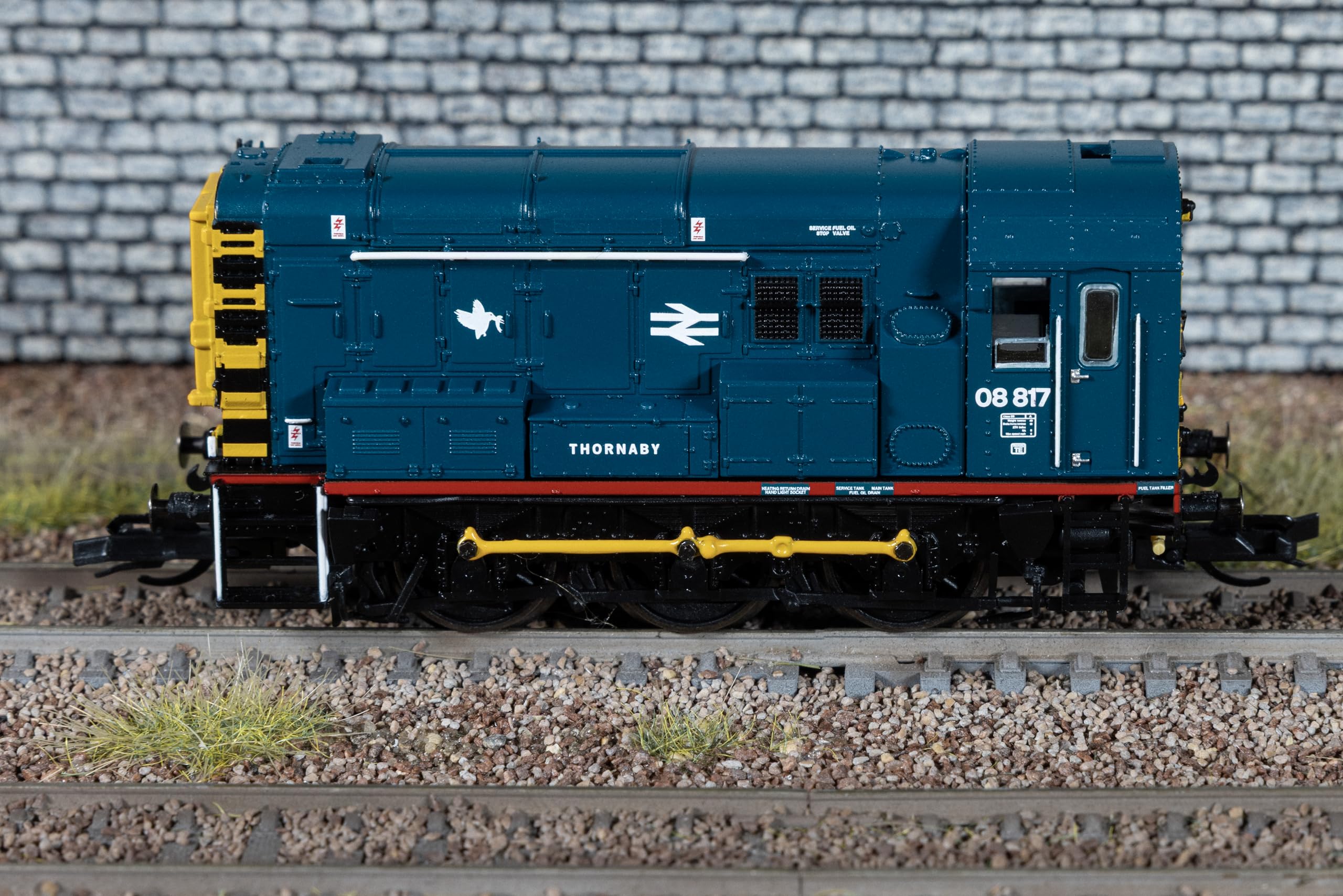 Hornby - TT TT3033M BR Klasse 08 0-6-0 08817 Eisenbahnlokomotiven