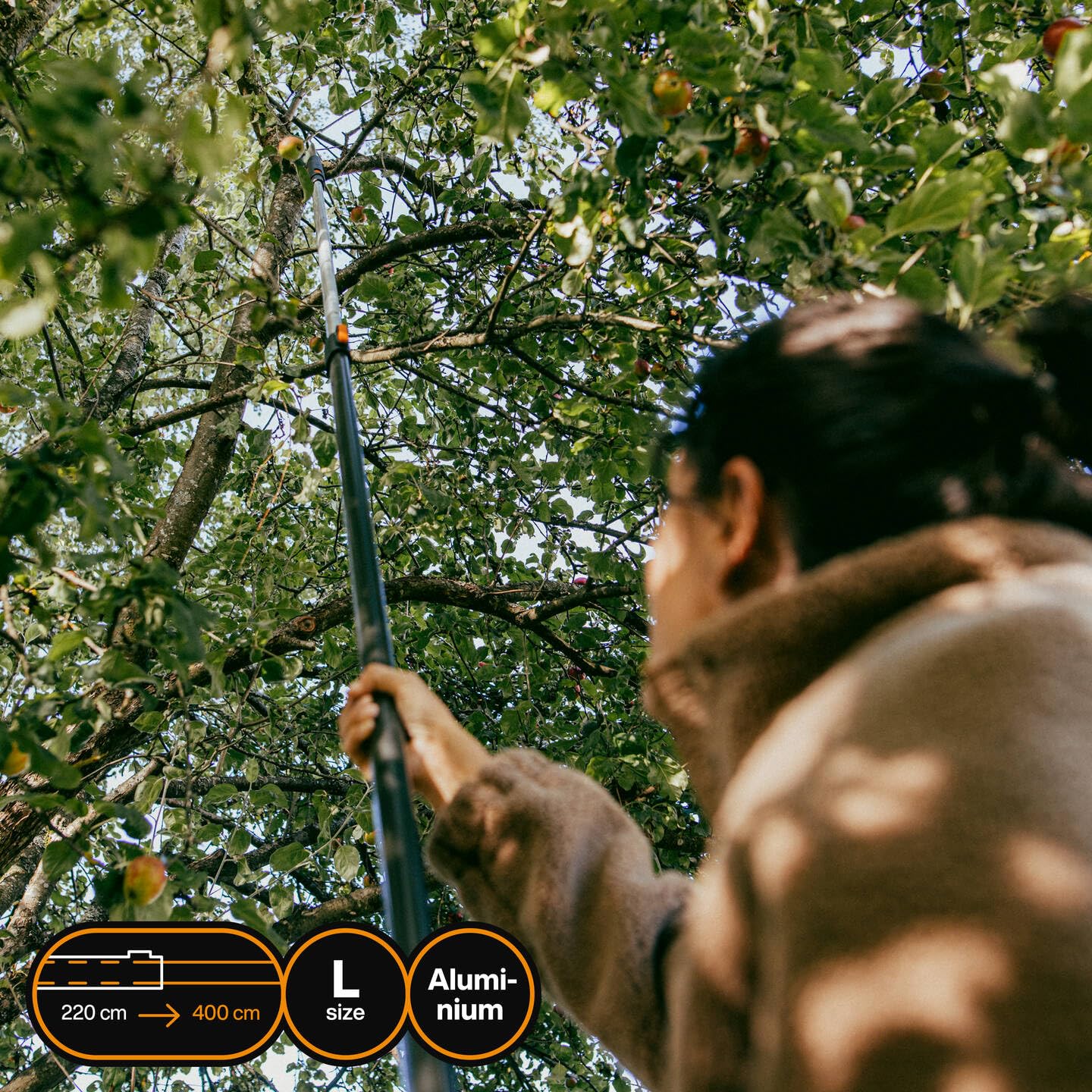 Fiskars OneClick Manico Telescopico L, Sostituzione con un Clic, Adattatore QuikFit Disponibile Separatamente, Manico Estendibile da 2,20 m a 4 m di Lunghezza, 1,55 kg, Nero/Arancione, 1080672