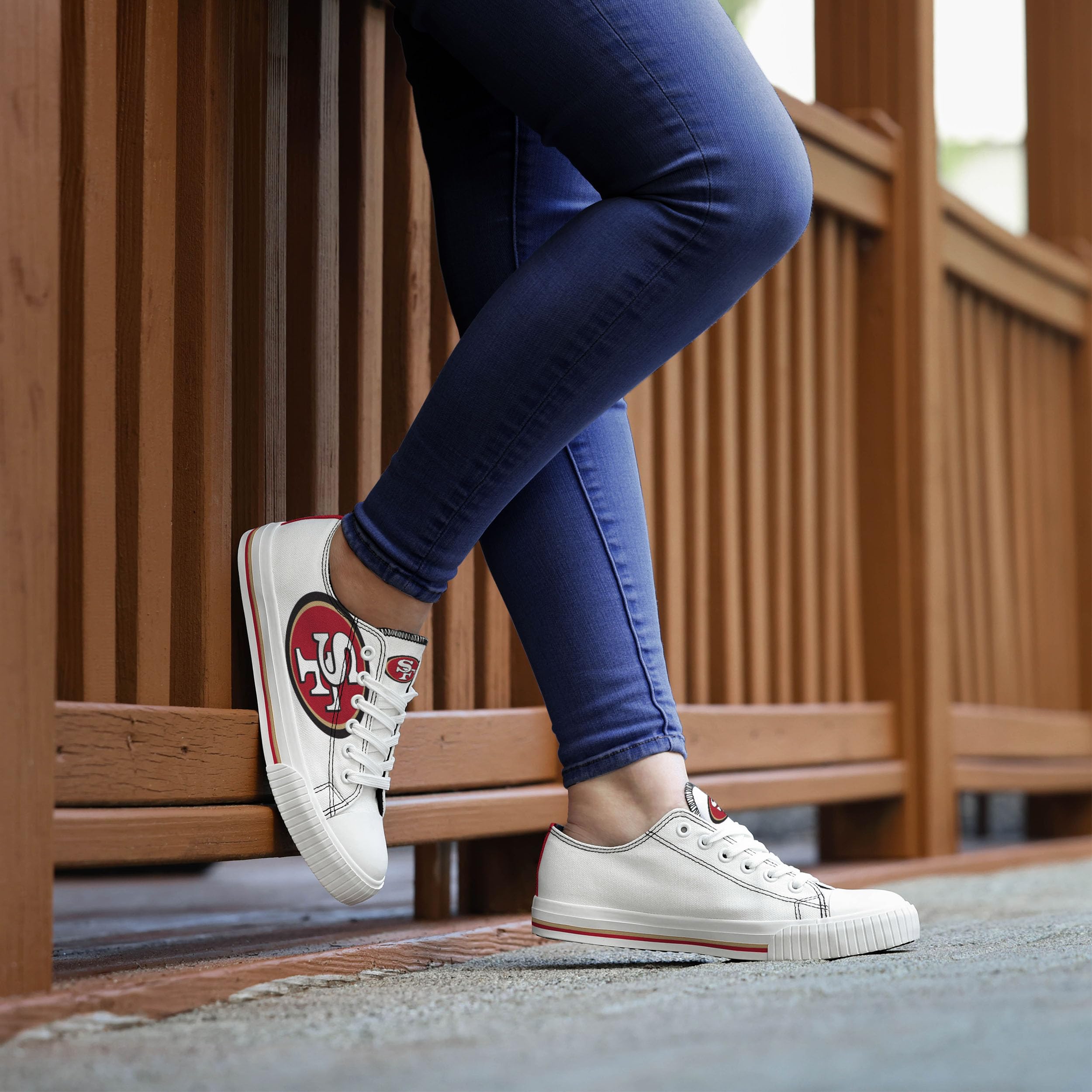 靴  SANFRANCISCO FOCO San Francisco 49ers NFL Womens Big Logo Low Top White Canvas