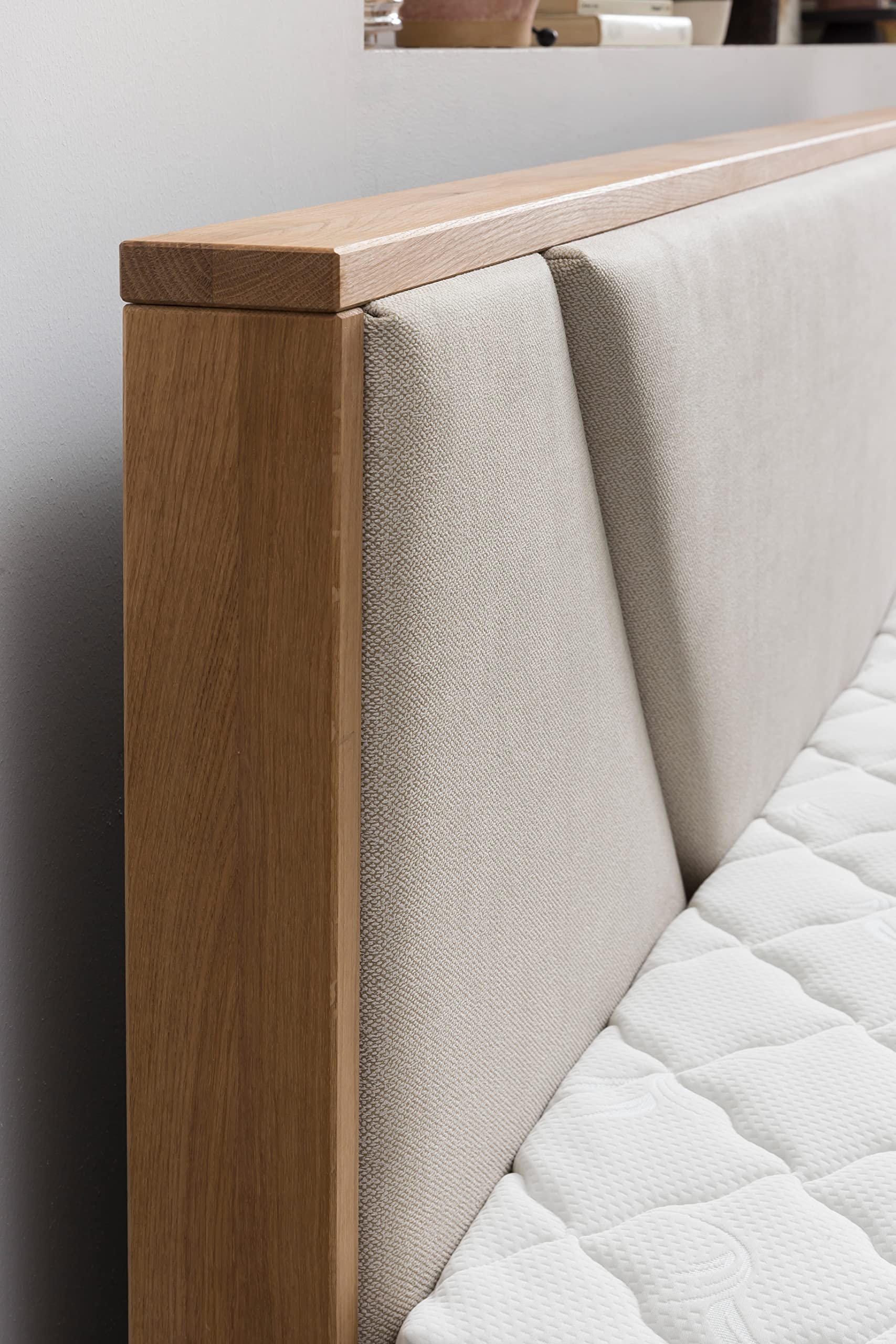 Belanoti Riviera Boxspringbett 180x200 Eiche 7-Zonen Taschenfederkern Matratze inkl Visco Topper Bett 180x200 in der Farbe Beige H2/H3 Polsterbett Hotelbett mit Massivholz Eiche Massivholzbett