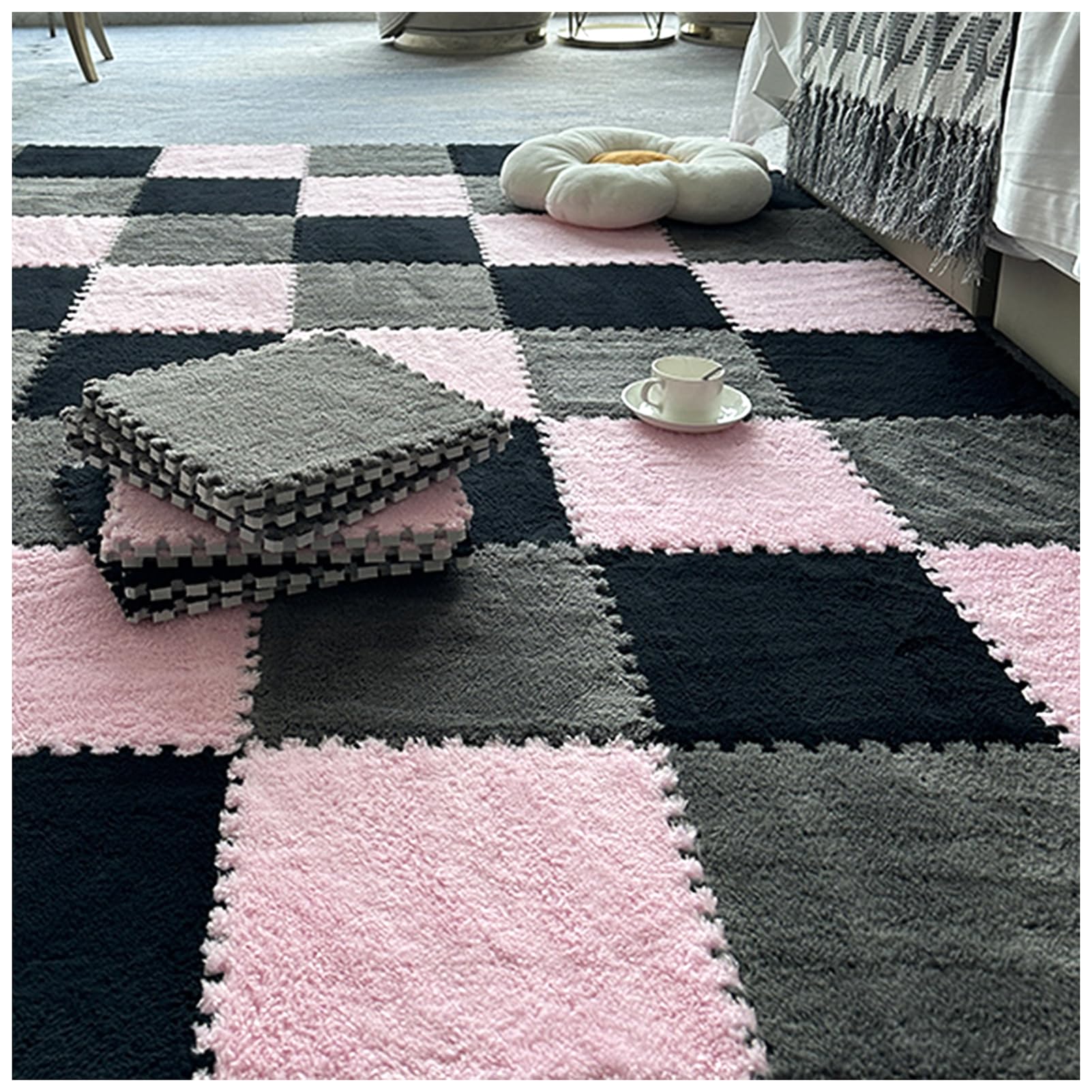 Genérico 57 Cuadrados de Alfombra entrelazados y esponjosos - Baldosas de Espuma EVA de Felpa para guardería, Gimnasio y Sala de Juegos - Tapetes Suaves en Gris, Negro y Rosa - Los niños juegan segur
