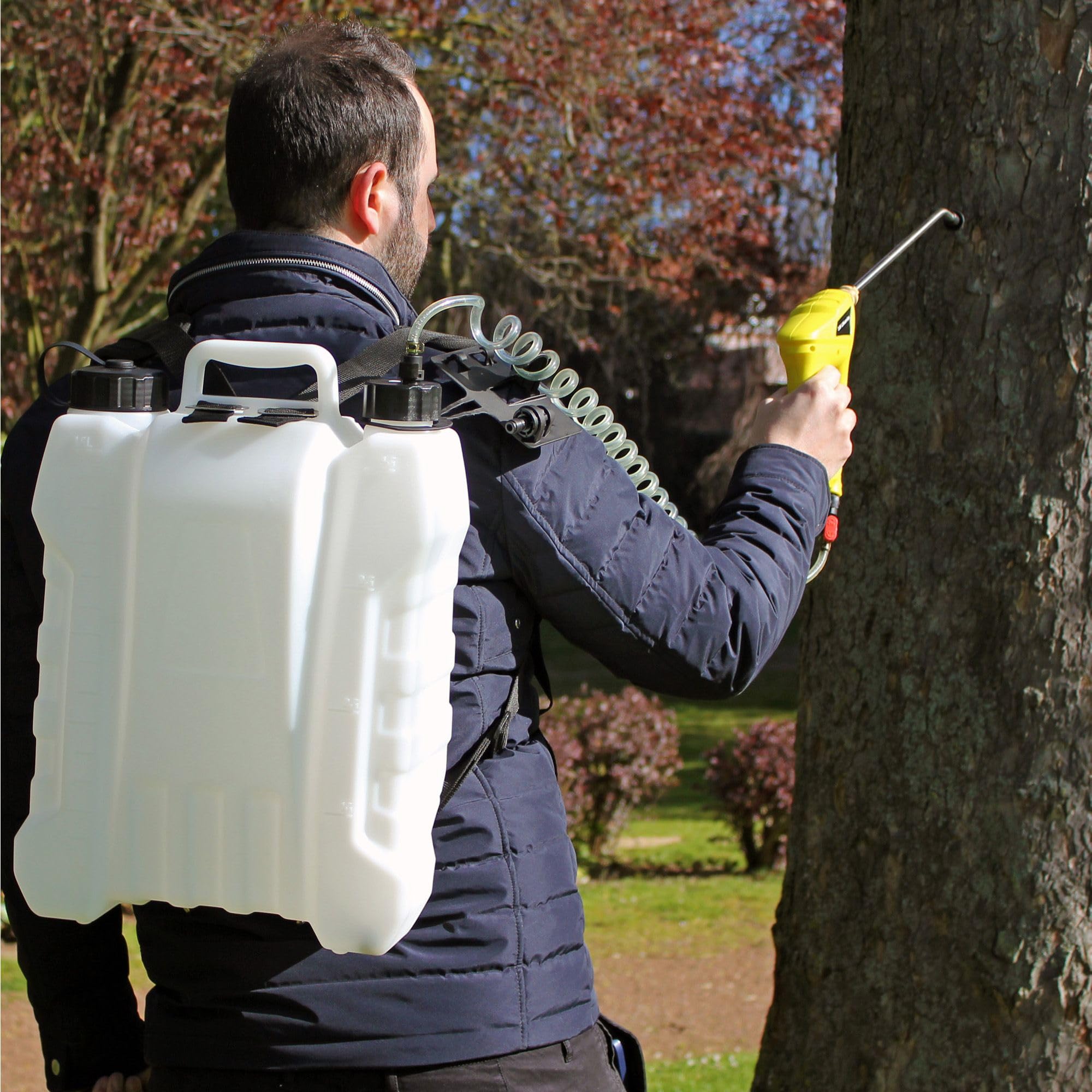 FISHTEC - Pulvérisateur Électrique 16 L sur roulettes - Batterie Rechargeable Autonomie 40 Minutes Lance 40 cm Tuyau Extensible - Pulvérisation Jardin Toiture Terrasse Entretien Extérieur