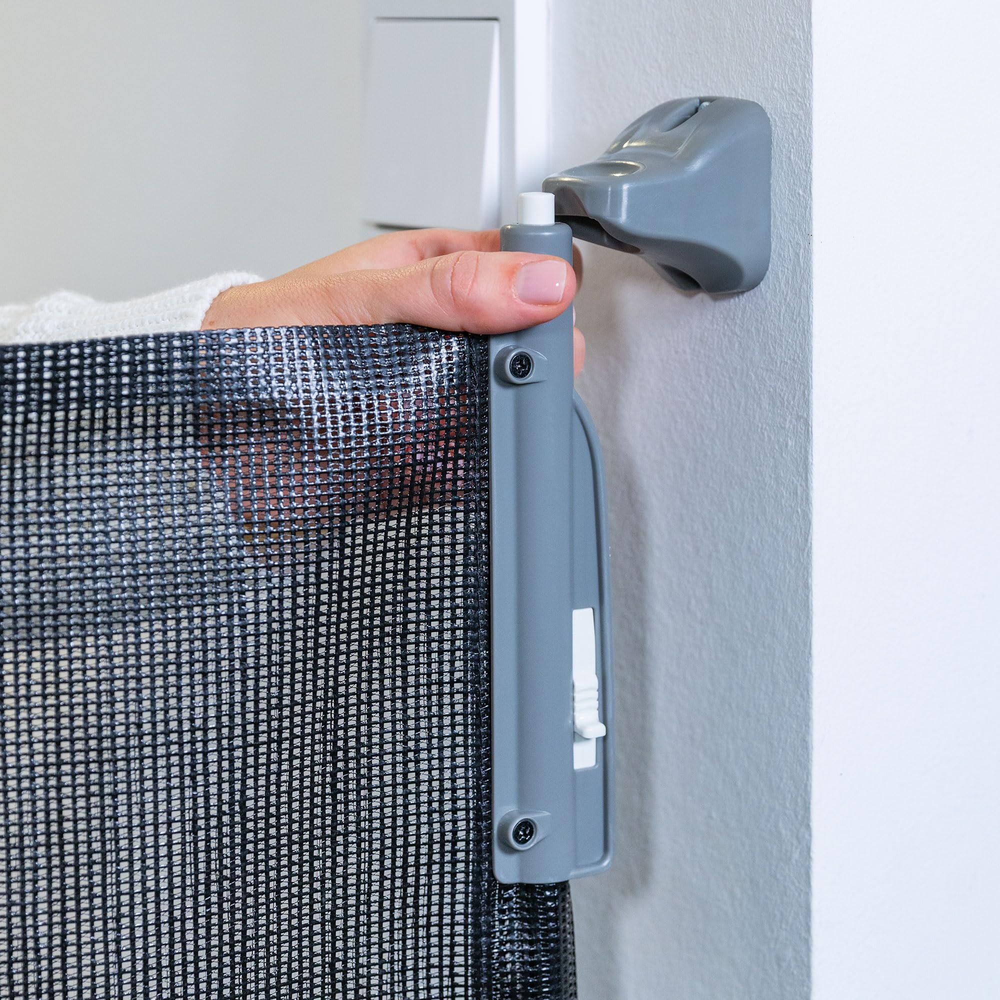 ABUS Treppenschutzrollo JC9514 Ben - ausziehbar, bis 140 cm | Türschutzgitter & Treppenabsperrung für Babys, Höhe ca. 85 cm, Memory-Funktion, einhändig bedienbar