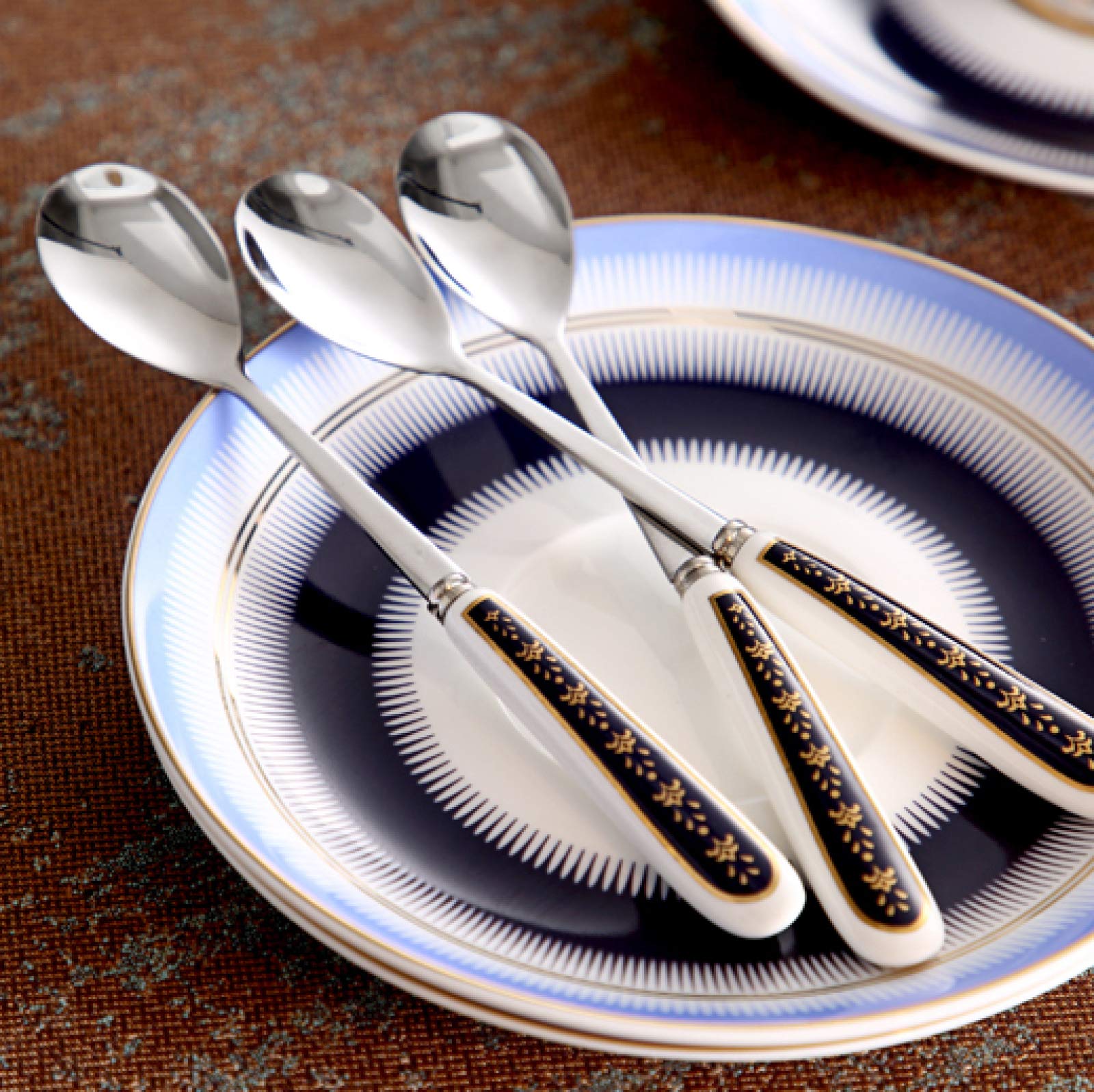 Zestaw do herbaty z czajnikiem i filiżankami, ceramiczny serwis do kawy ze spodkami, elegancka porcelana kostna na rozrywkę i specjalne okazje