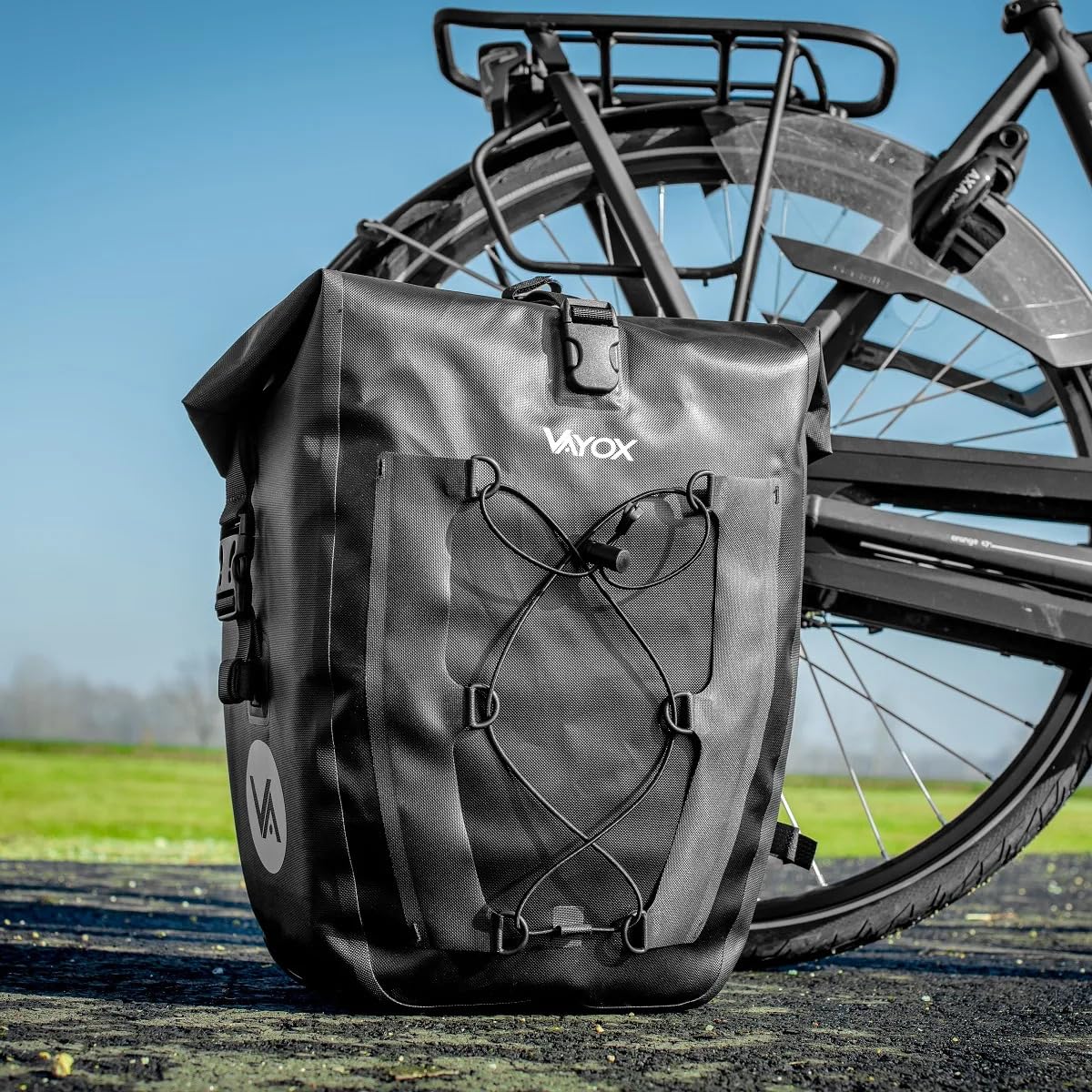 VAYOX 27L fahrradtasche Wasserdicht Roll-Top Gepäckträgertasche TPU Klipp Ergänzt fahrradtaschen für gepäckträger und satteltaschen für Fahrrad. Bungee-Kordel, 3-Punkt-Halterung, Reflektor