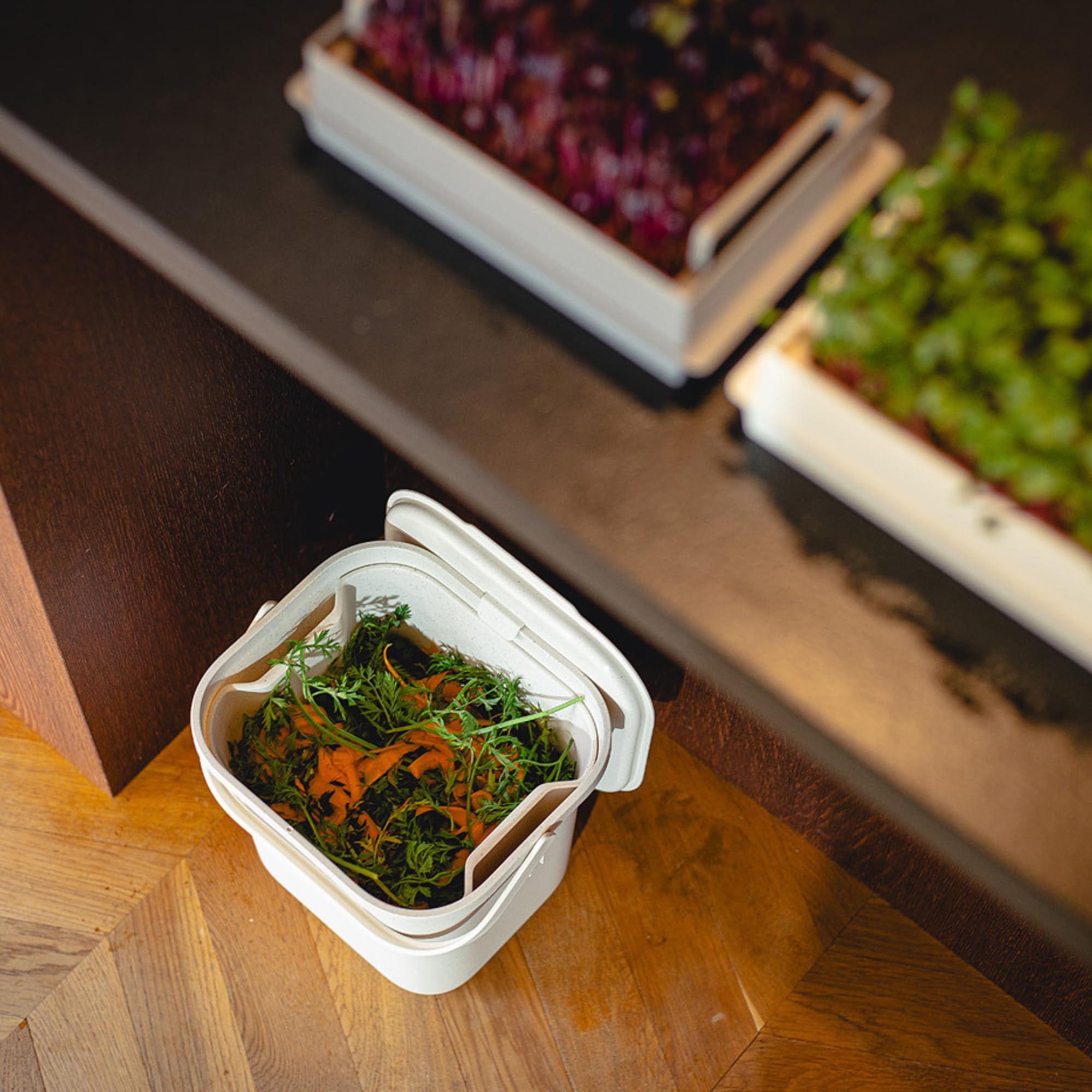 Urbalive Design - Pattumiera biologica, 8 l, con colino estraibile, secchio per compost da cucina con coperchio, piccolo cestino per rifiuti biologici quotidiani, lavabile in lavastoviglie, con