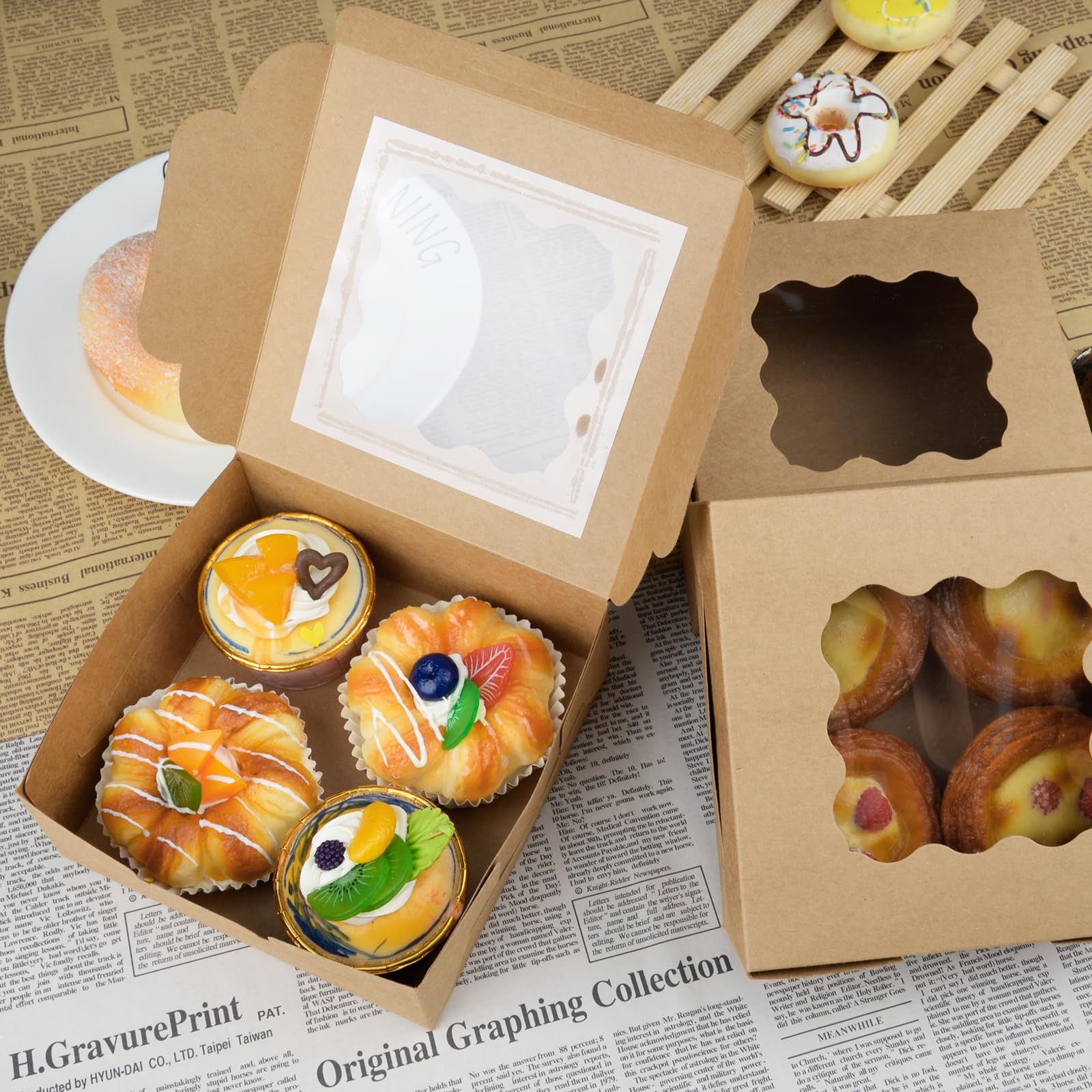 Scatola Quadrate per Dolci da 20 Pezzi, Scatola Confezione Regalo Kraft con Finestra Trasparente, 6x6x2,5 pollici /15,3 x 15,3 x 6,35 cm, Scatole per Torte, Pasticceria, Scatole Natalizie