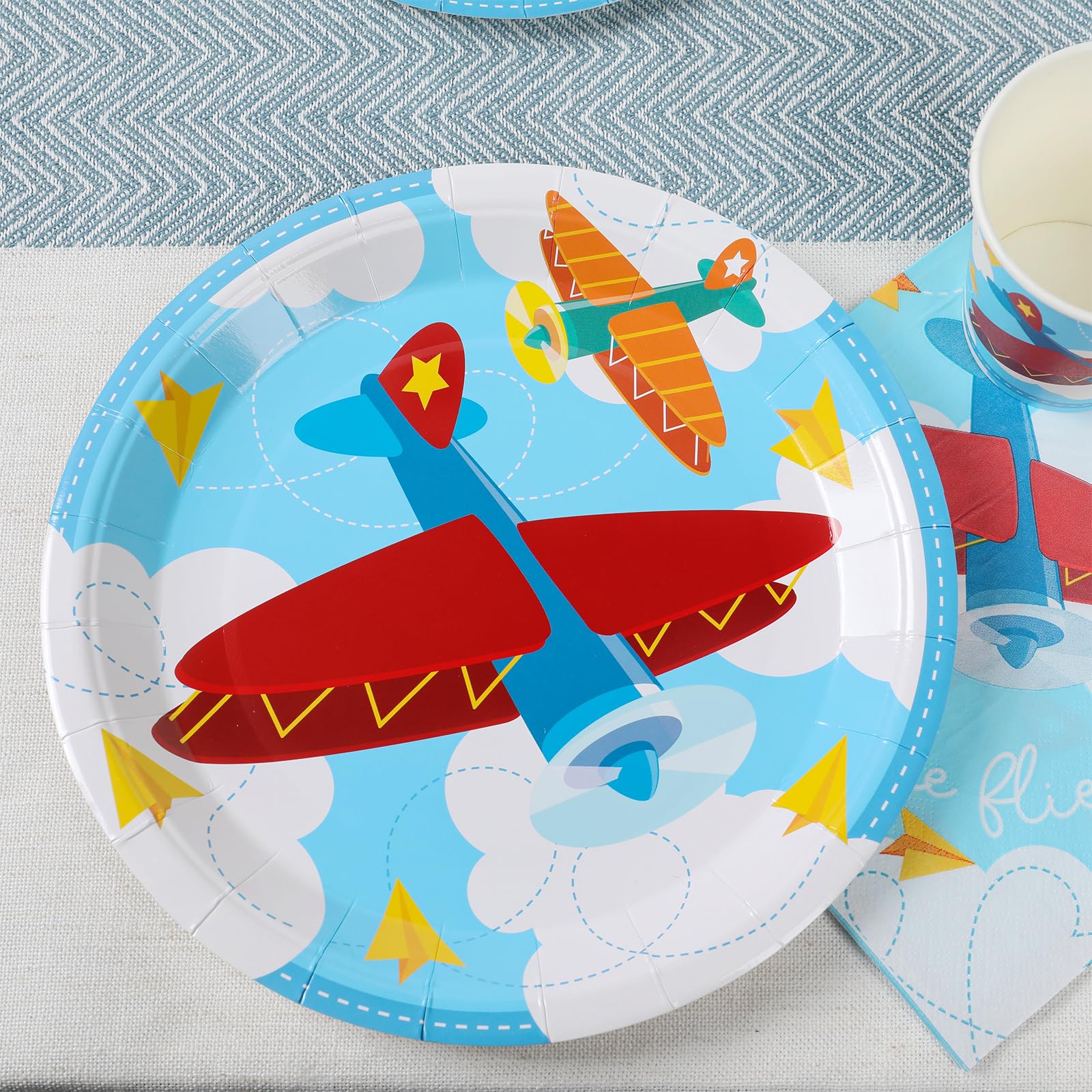 Dekoracje na przyjęcie urodzinowe w samolocie (24 szt.) talerze obiadowe, talerze deserowe, kubki, serwetki. Samolot baby shower i dekoracje urodzinowe dla dzieci, chłopców